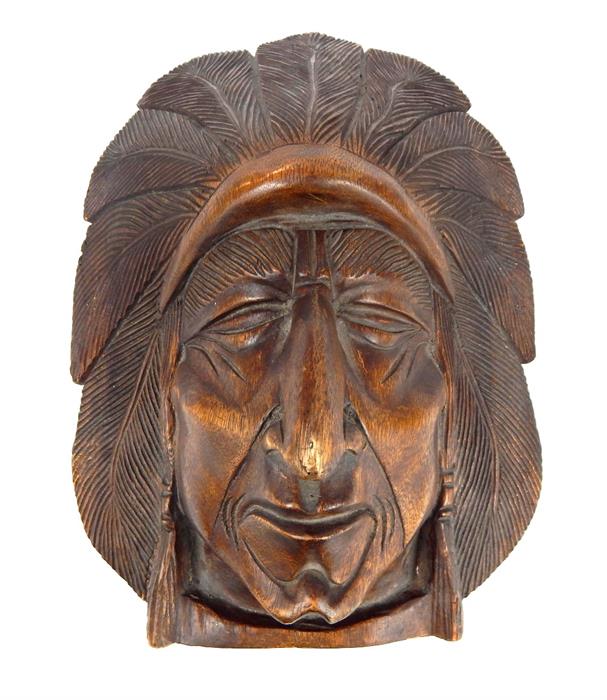 A lifesize carved wooden wall hanging of a North A - Image 6 of 12