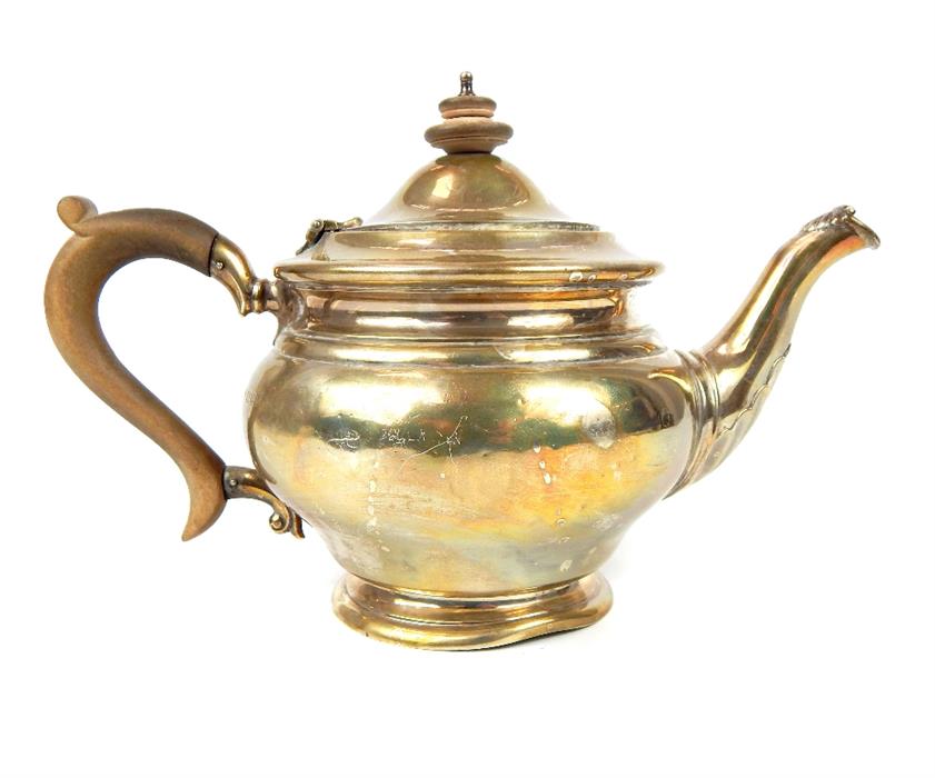 A George V silver teapot, Blackmore & Fletcher Ltd - Image 5 of 9