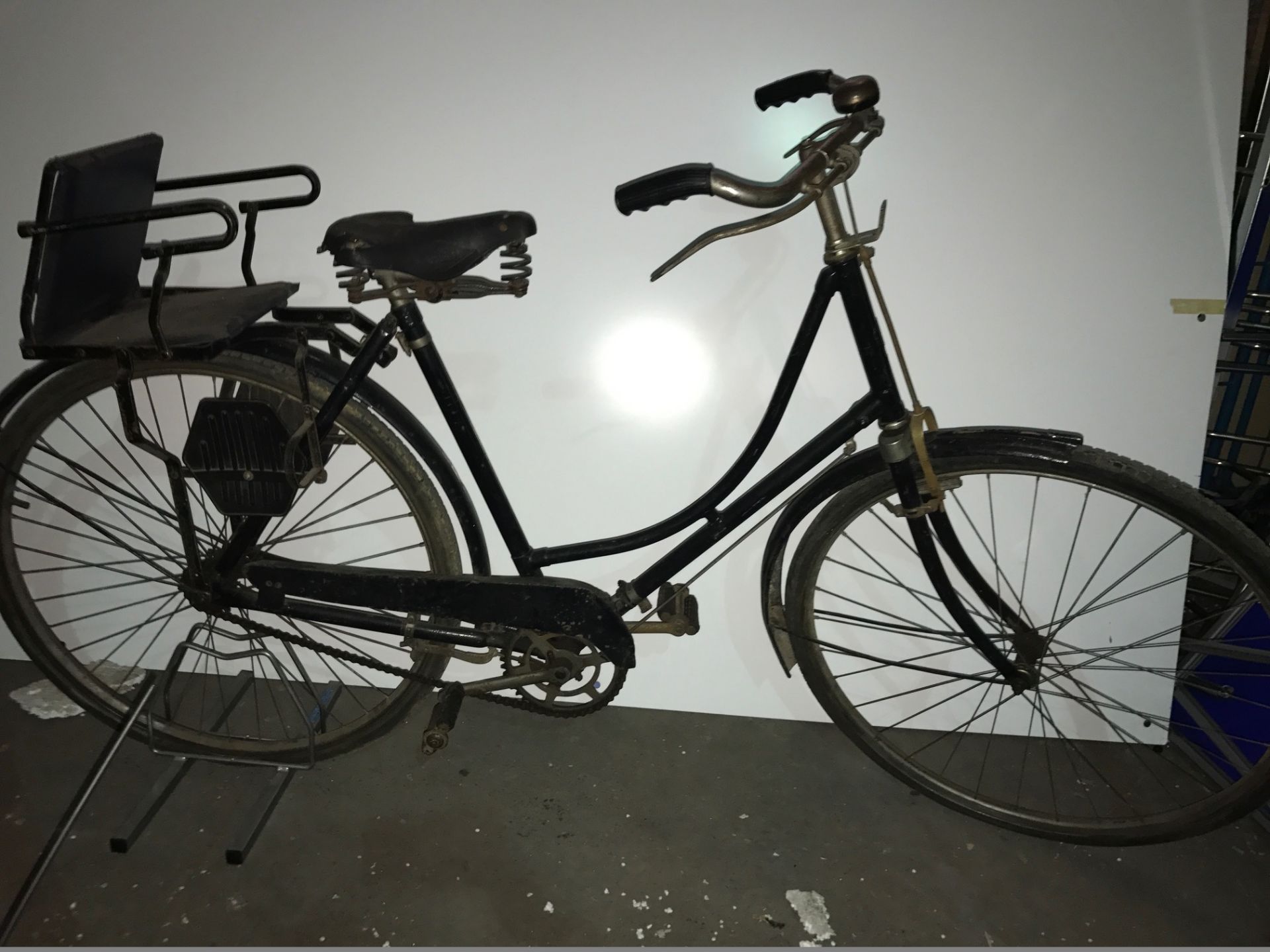 Vintage Bike - Ideal for Restoration or Shop/Restaurant Display - Bild 2 aus 8