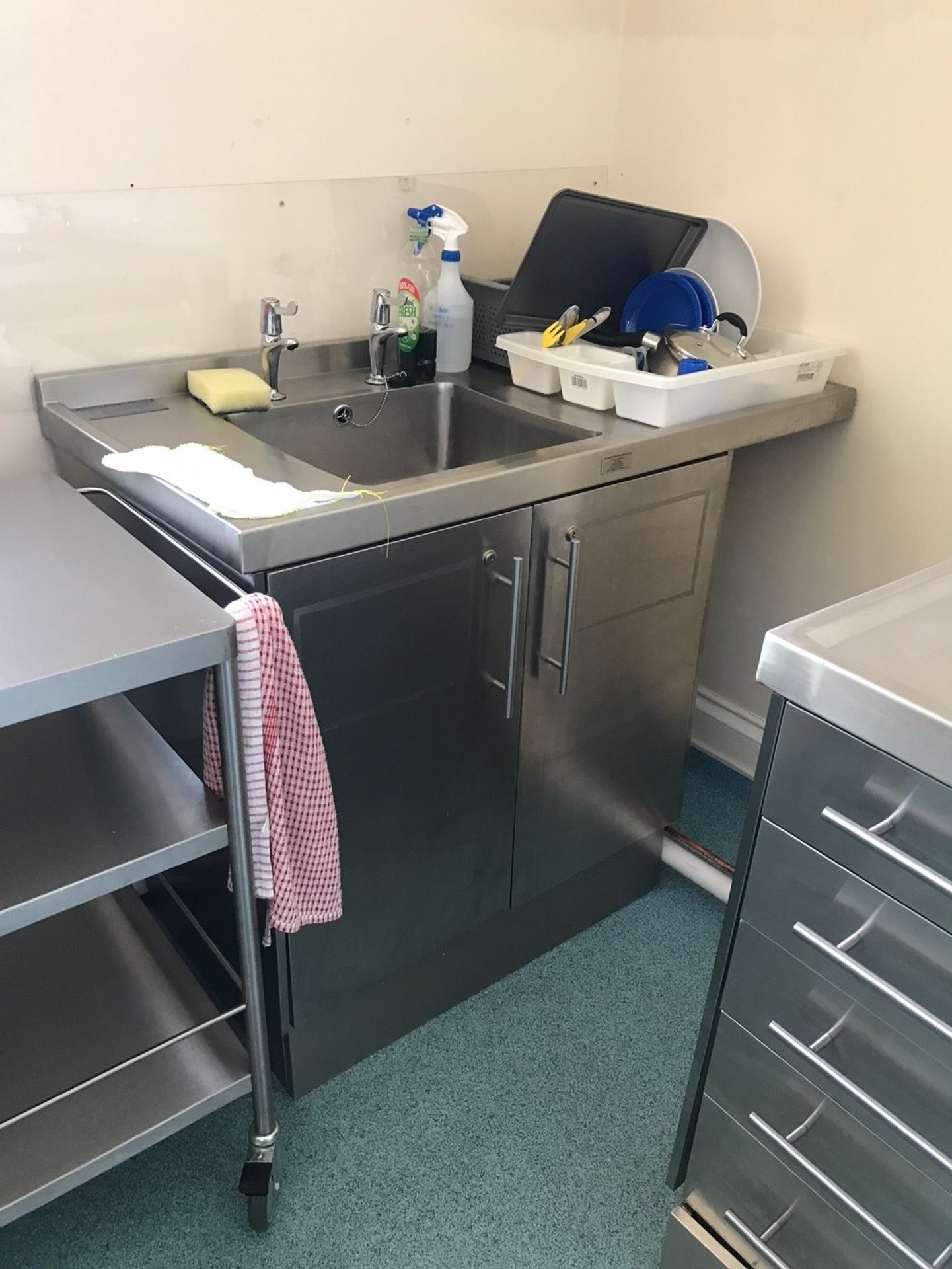 Complete Stainless Steel Kitchen Including Additional Sink Units - Image 4 of 4