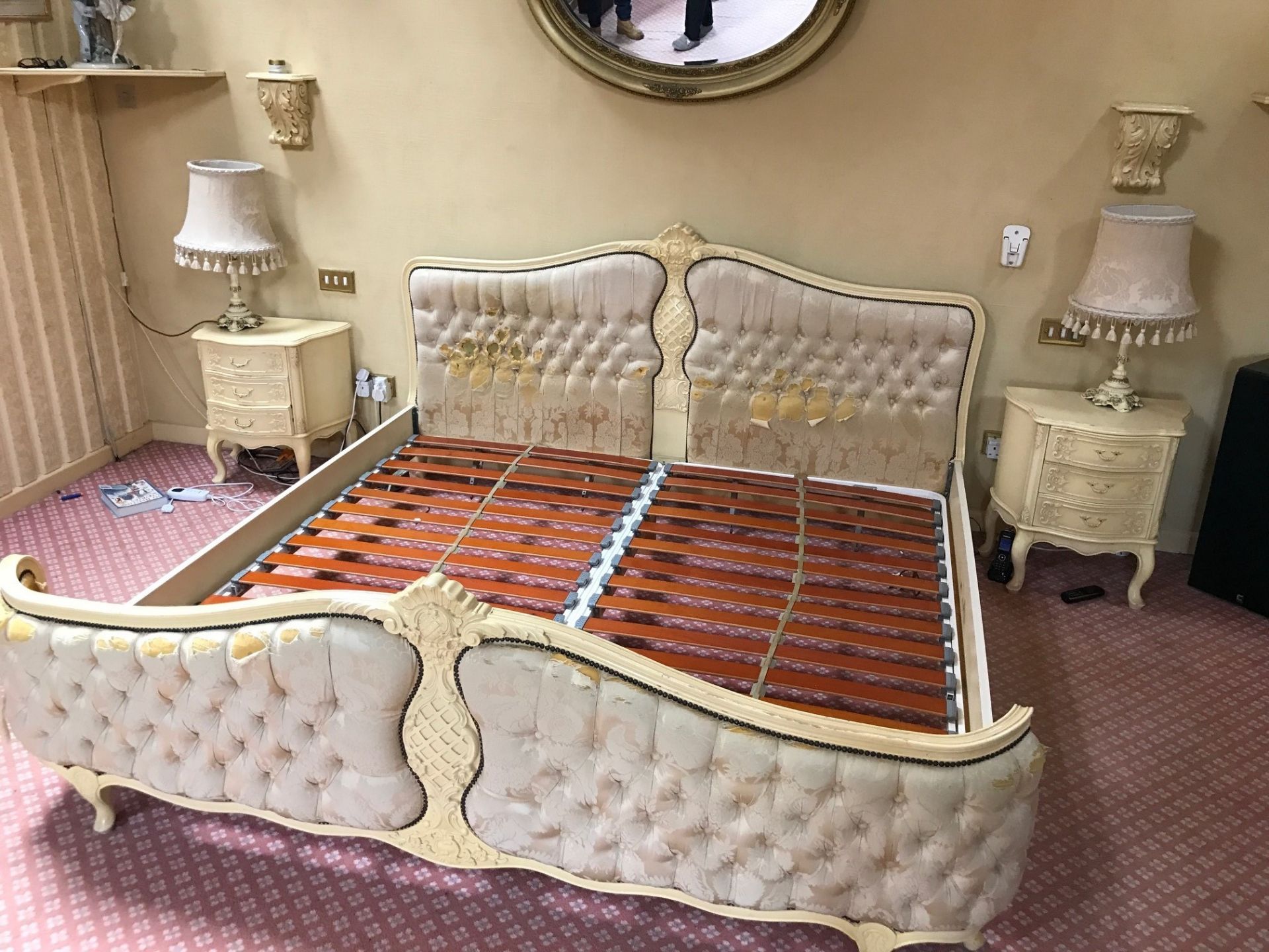Antique Reproduction Truggelmann Super Queen Size Bed - Needs Reupholstering - Bild 2 aus 2