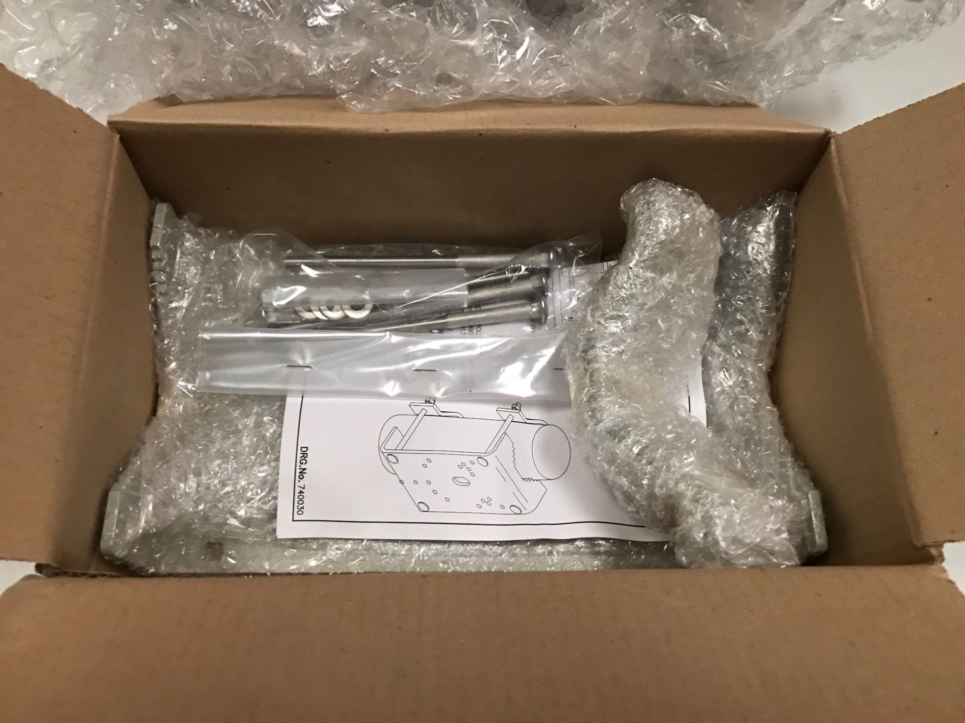 Vantage VHC9013 Pole Clamp 90-130mm (Brand New & Boxed)