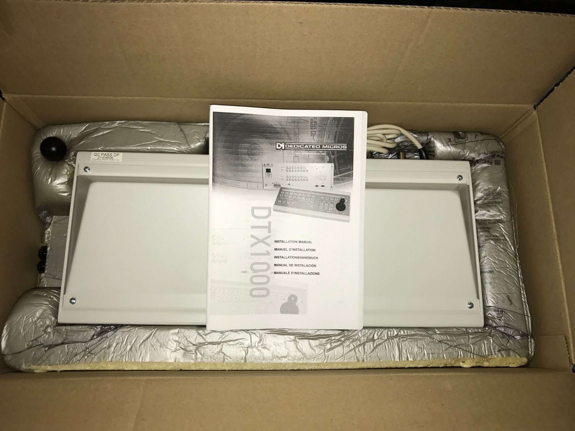 Dedicated Micros DTX1000 Two Part Transmitter Keyboard/Base Unit (Brand New & Boxed) - Image 2 of 6