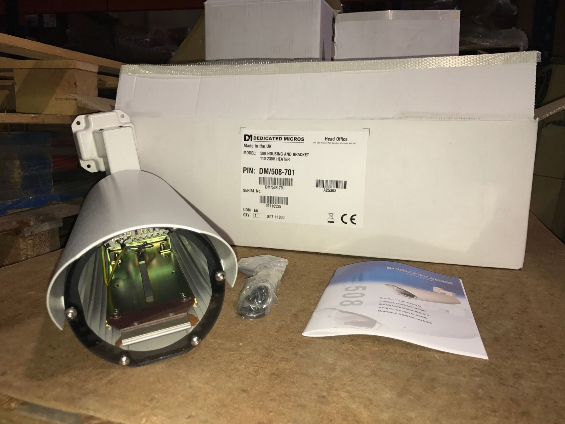 1 x Dedicated Micros DM/508-701 Housing and Bracket 110-230V Heater (Brand New & Boxed) - Image 2 of 5