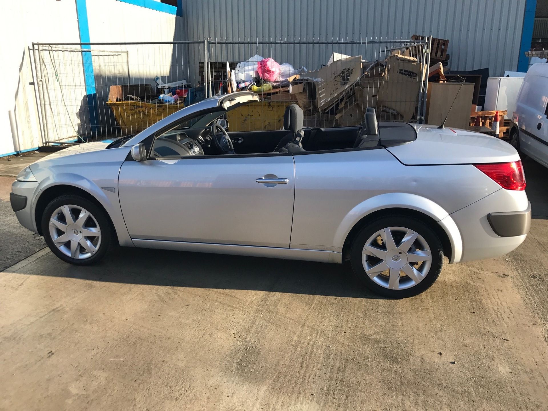 Renault Megane Dynamique Cabrio Convertible - 1.6L, Petrol, 78000 Miles, MOT'd Until July 2018 - Image 4 of 11