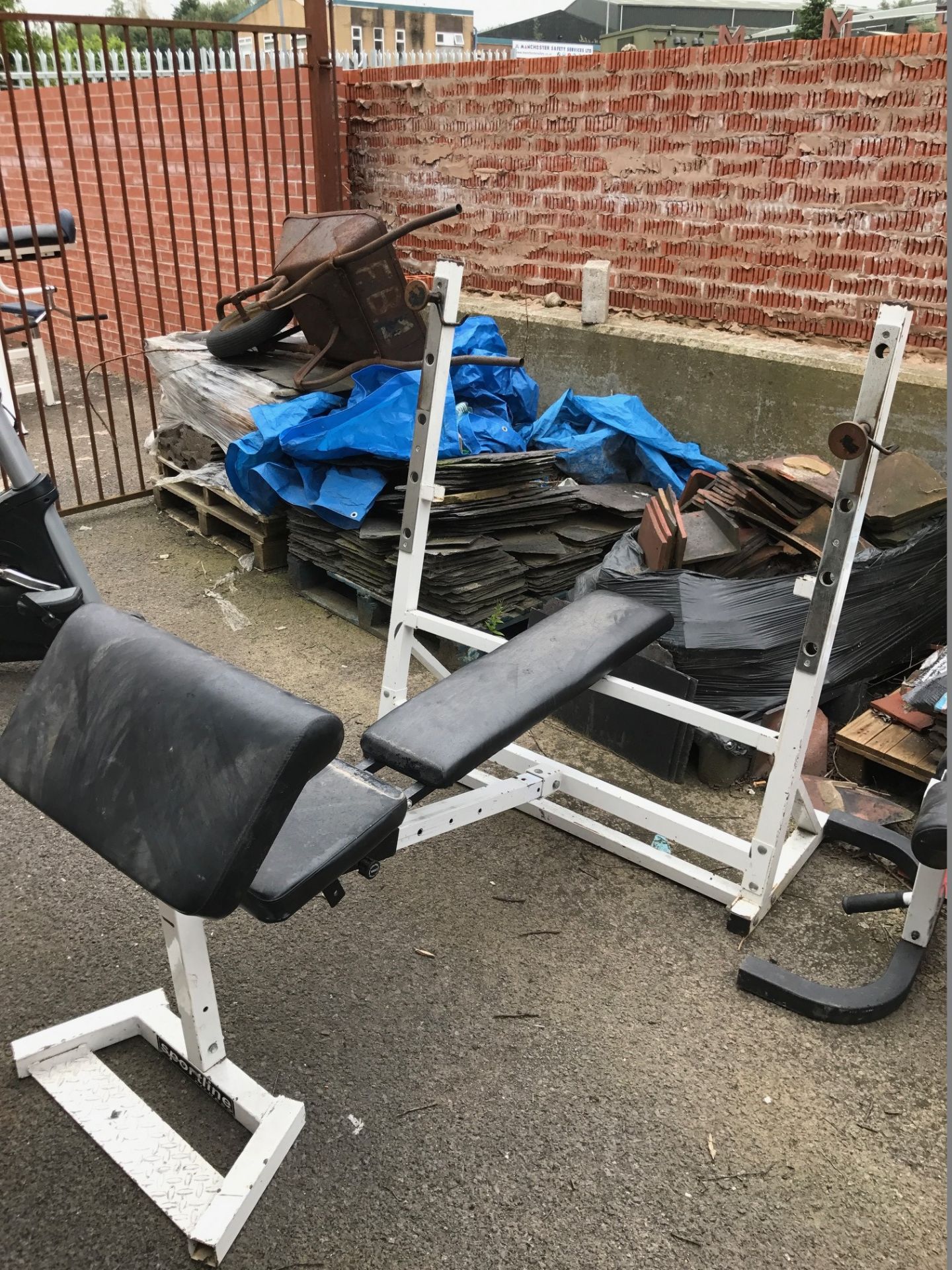 Incline Bench Press With Curling Station