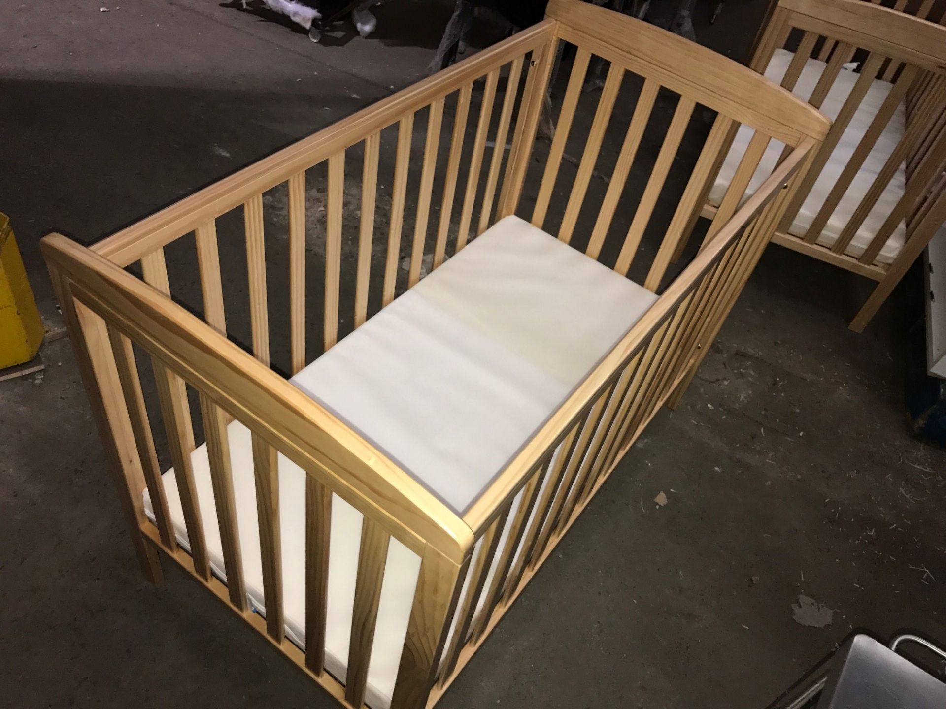 Wooden Framed Cot - L1250xD645xH860mm - Image 3 of 3