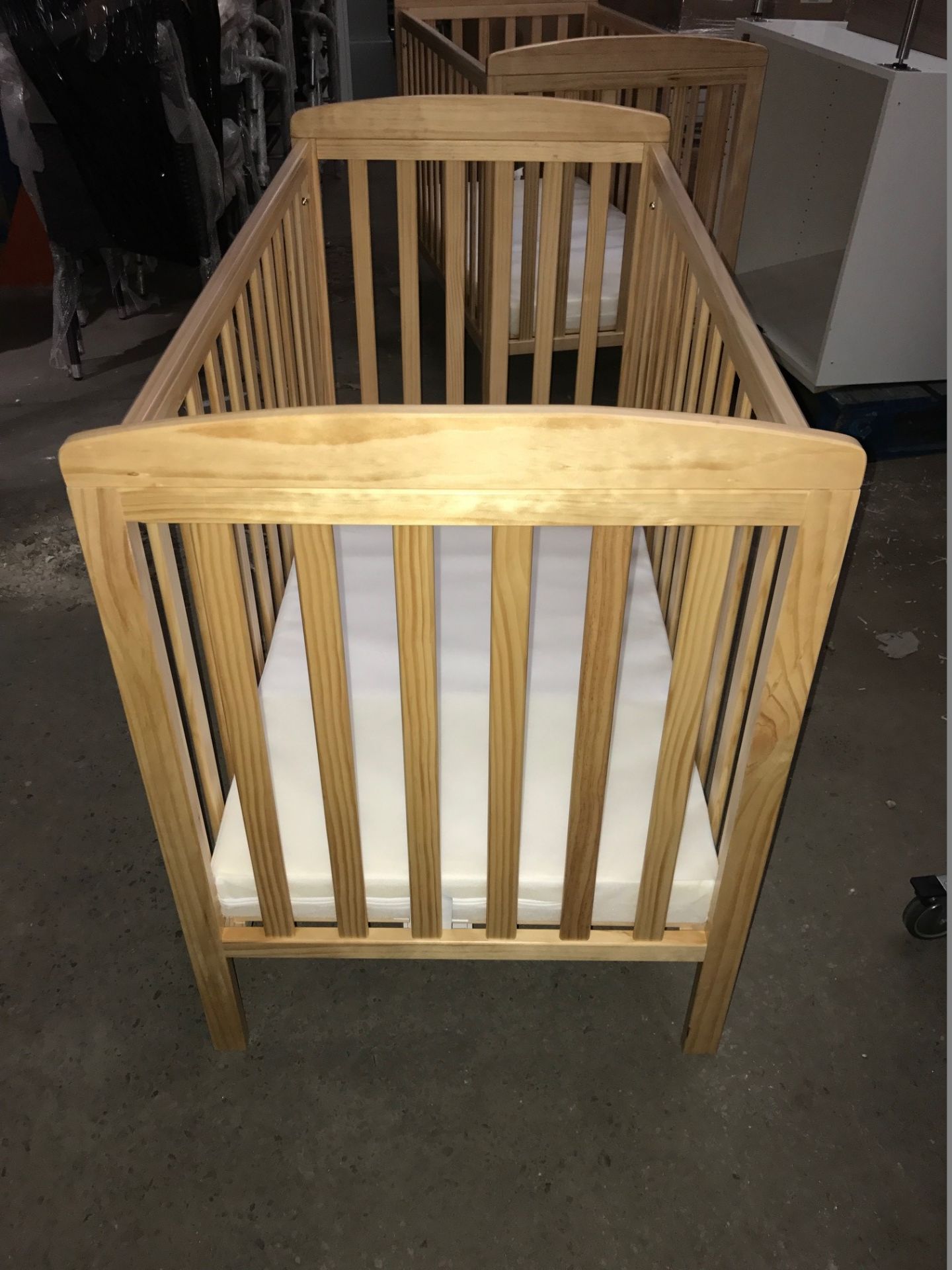 Wooden Framed Cot - L1250xD645xH860mm - Image 2 of 3