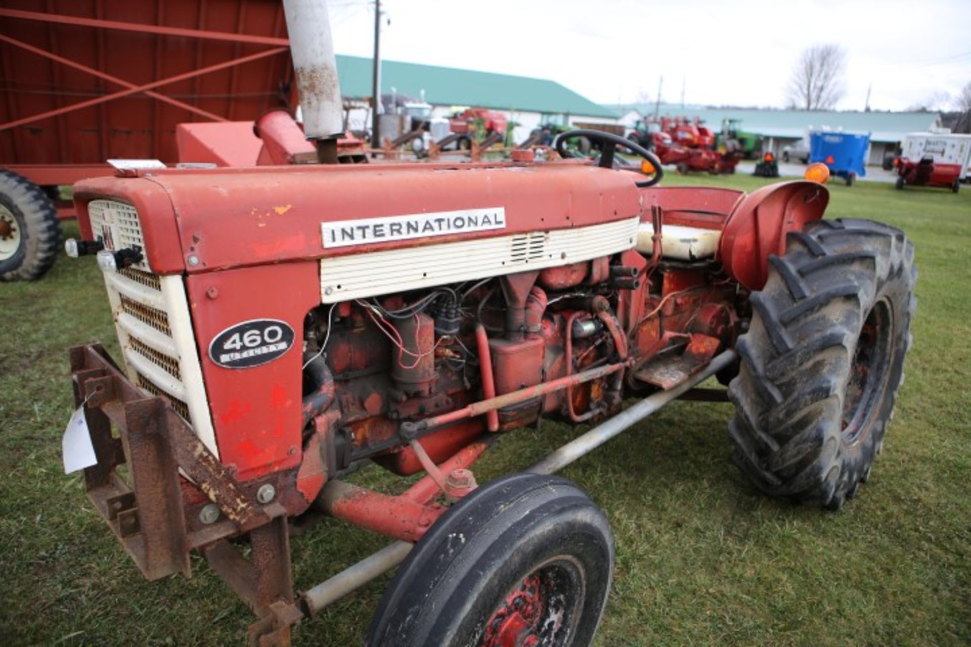 INTERNATIONAL 460 GAS UTILITY TRACTOR