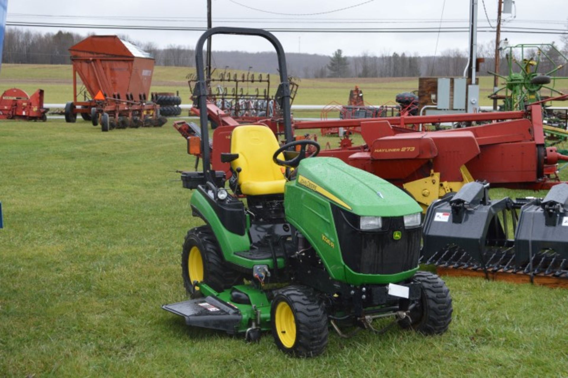 13 JD 1026R COMPACT W/60" AUTO CONNECT DECK, 4WD, PTO, 3PT, 425 HRS - Image 2 of 5