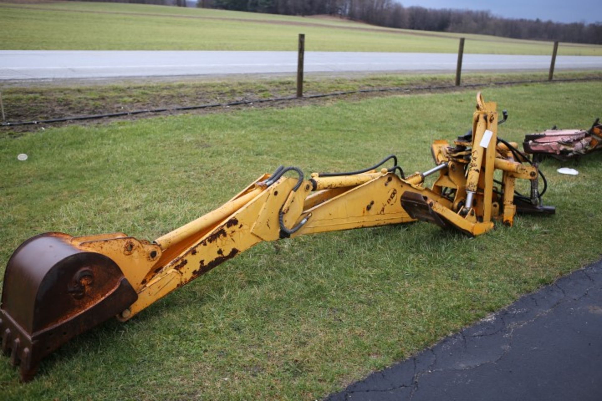 D130 3PT BACKHOE - Image 2 of 3