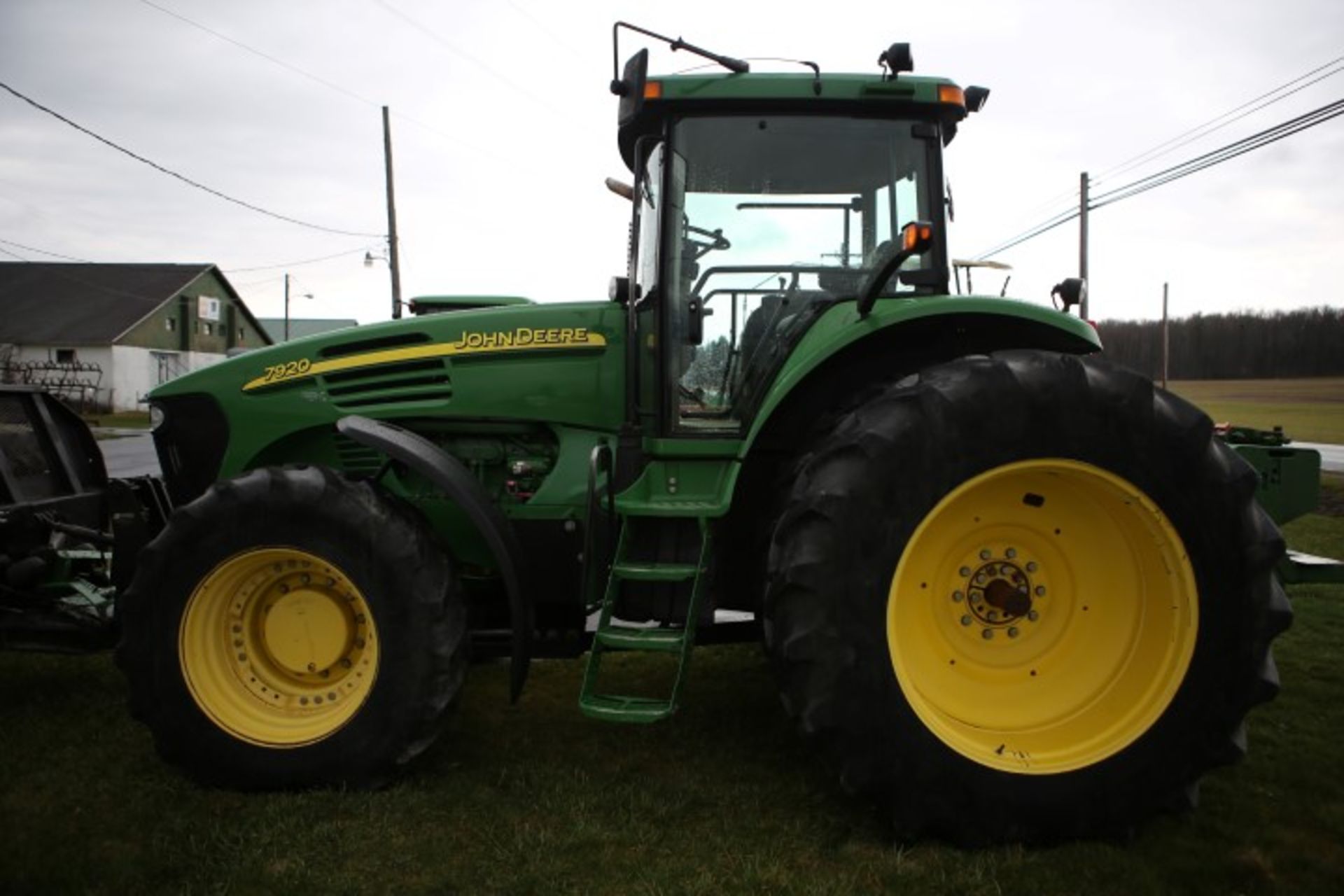 05 JD 7920 W/GROUSER 2100 12' SILAGE BLADE, 4WD, 4,500 HRS, W/ 20.8R42 DUALS, IVT,REVERSER, REAR - Image 6 of 12