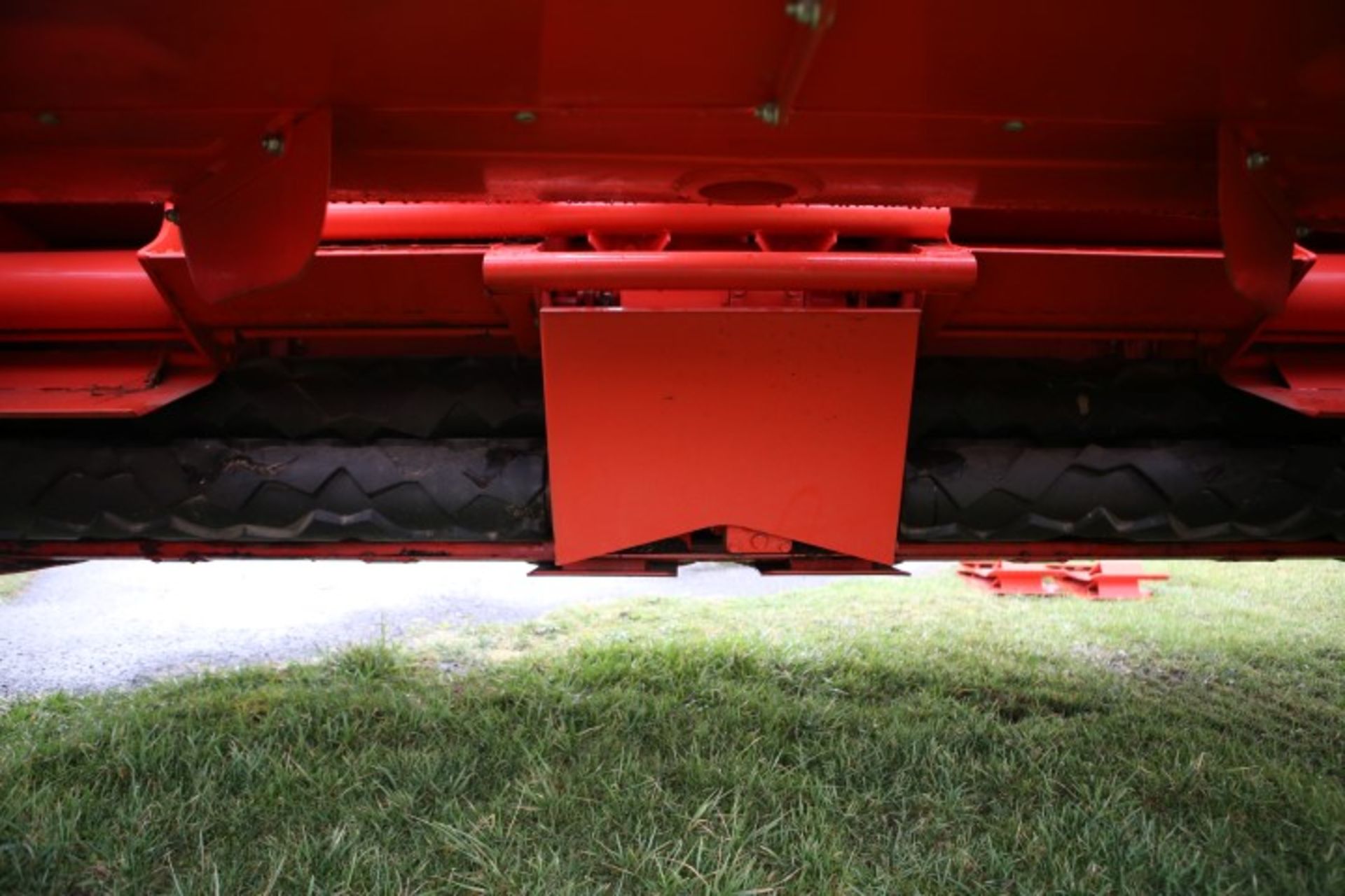 14 KUHN FC4000RG DISCBINE, RUBBER ROLLS, 13', USED 1 YEAR - Image 4 of 5