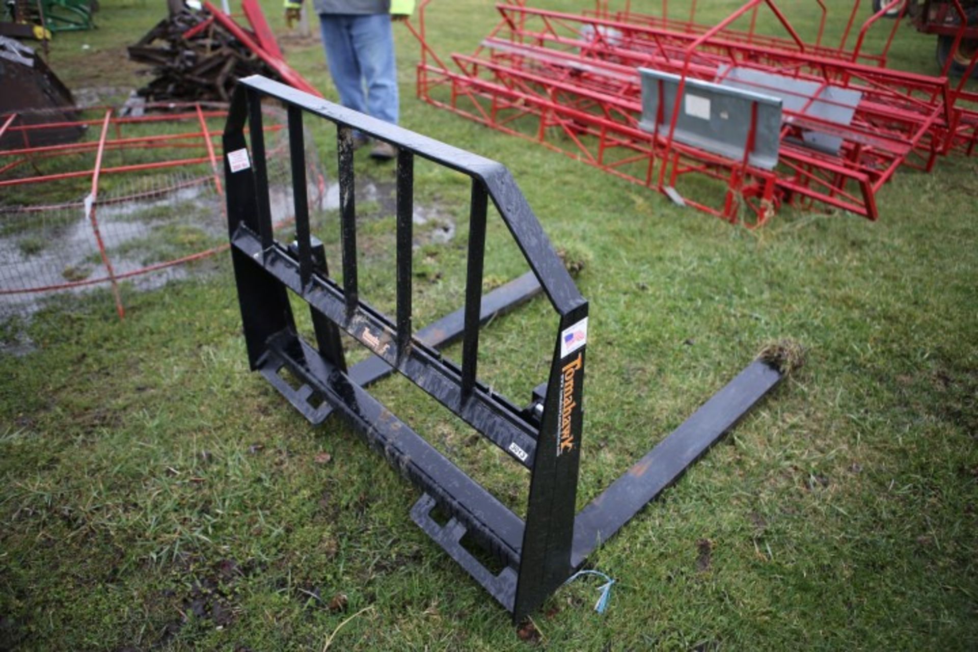 TOMAHAWK SKID MOUNT PALLET FORKS - Image 2 of 2