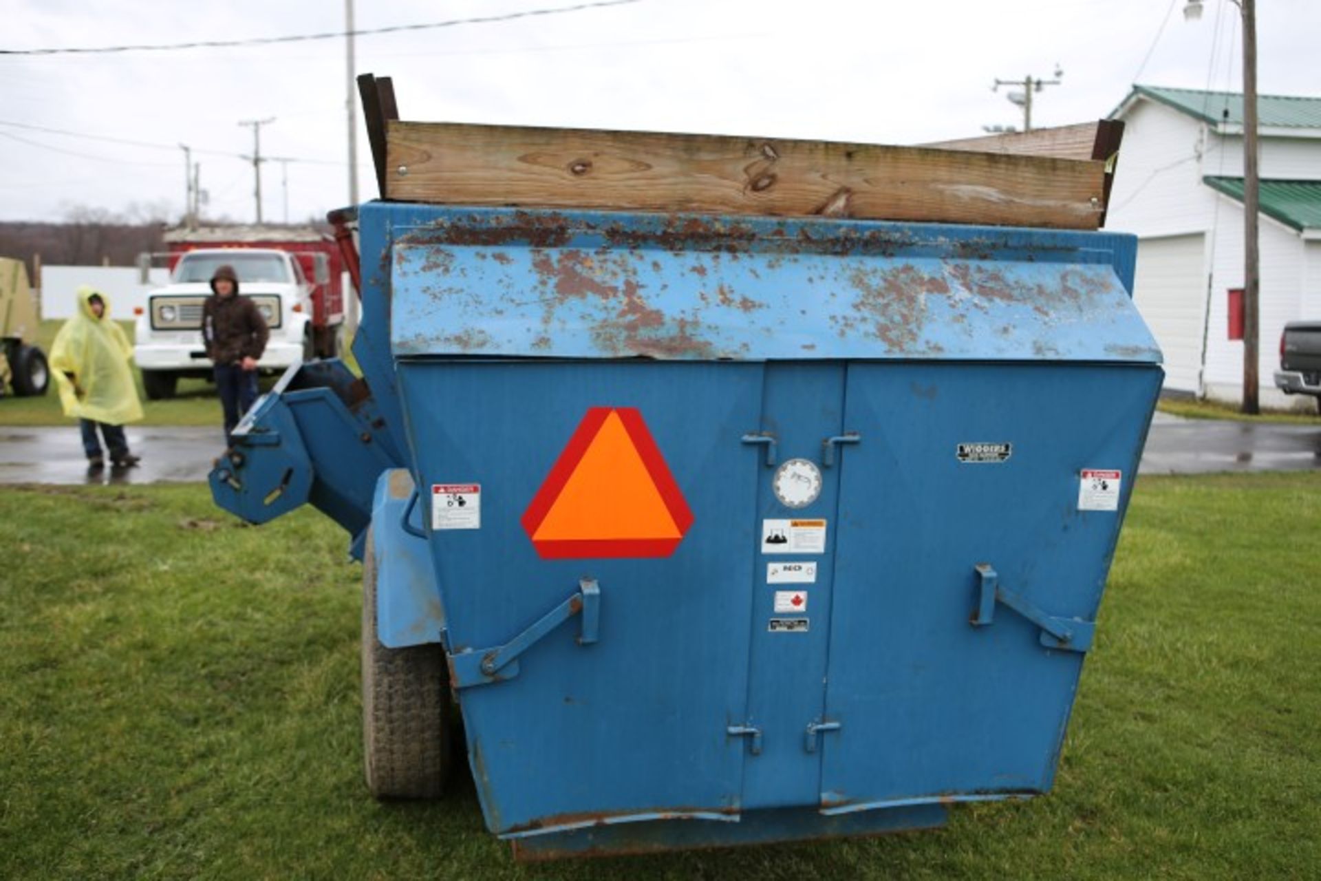 LUCKNOW 220 MIXER WAGON - Image 3 of 4