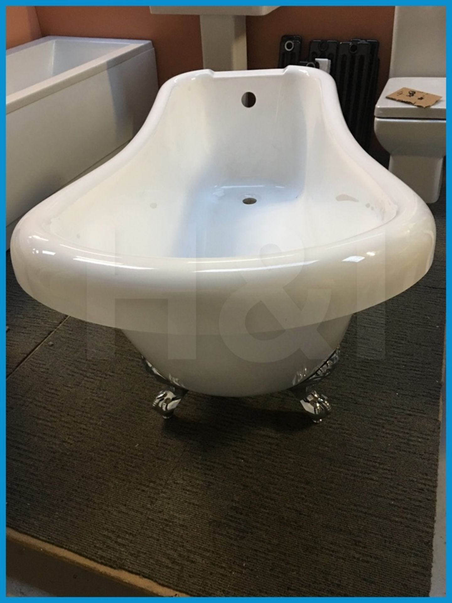 Stunning designer freestanding slipper bathtub with roll top and ornate metal feet. 1700 x 800. - Image 8 of 10
