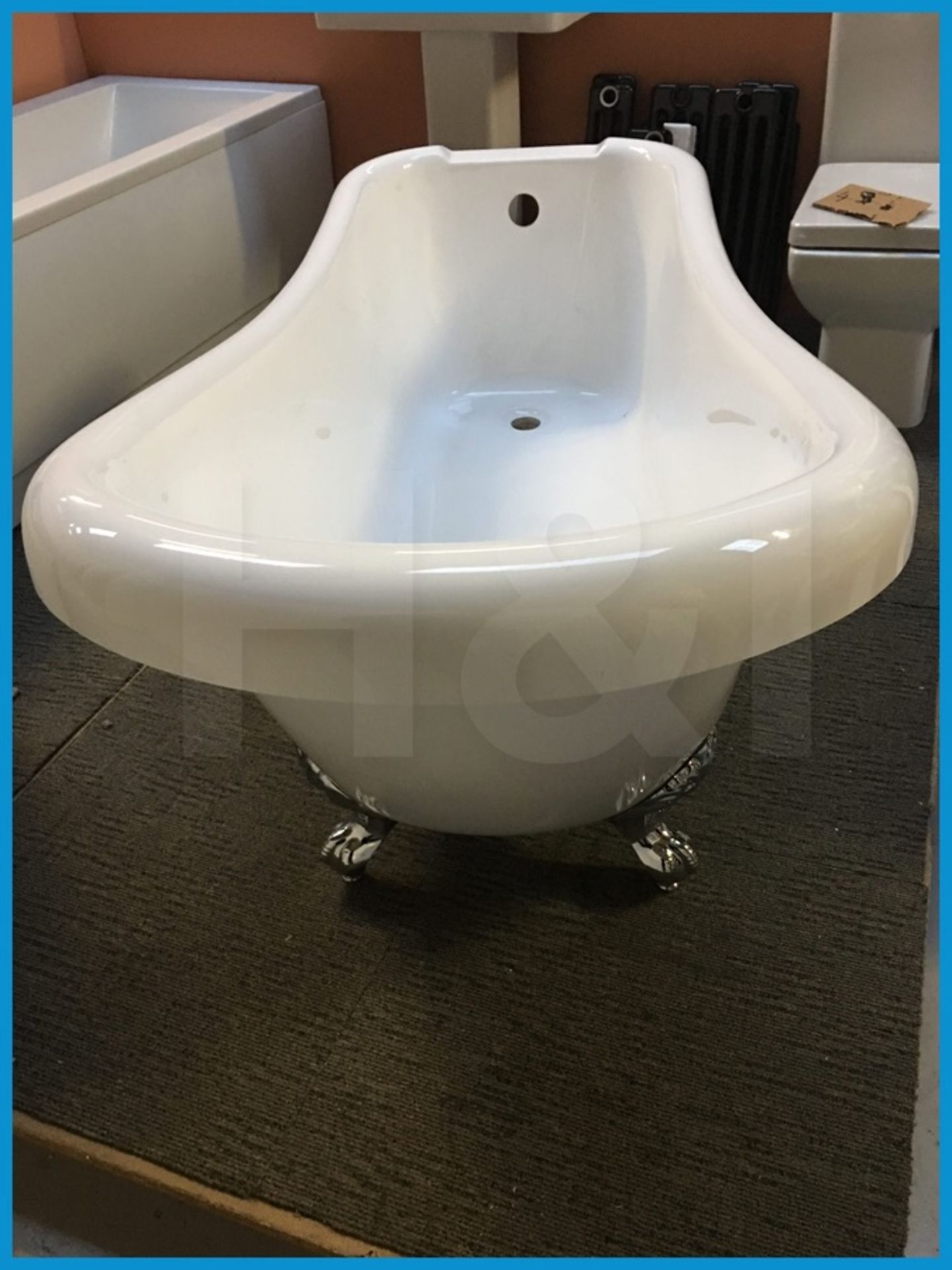 Stunning designer freestanding slipper bathtub with roll top and ornate metal feet. 1700 x 800. - Image 7 of 10