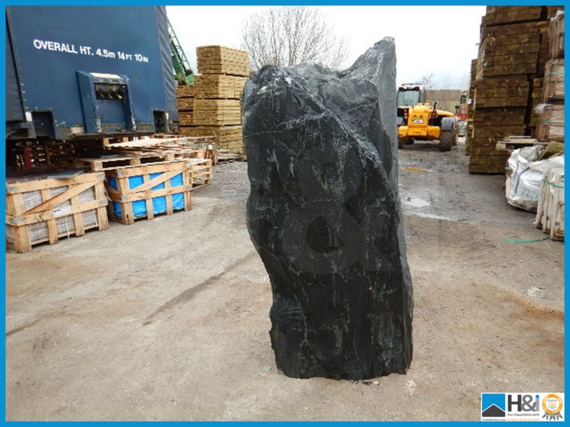 Large stone monalith. 175cm high x 75cm wide x 50cm deep. Approx weight 1100kg. RRP £900+VAT - Image 3 of 3