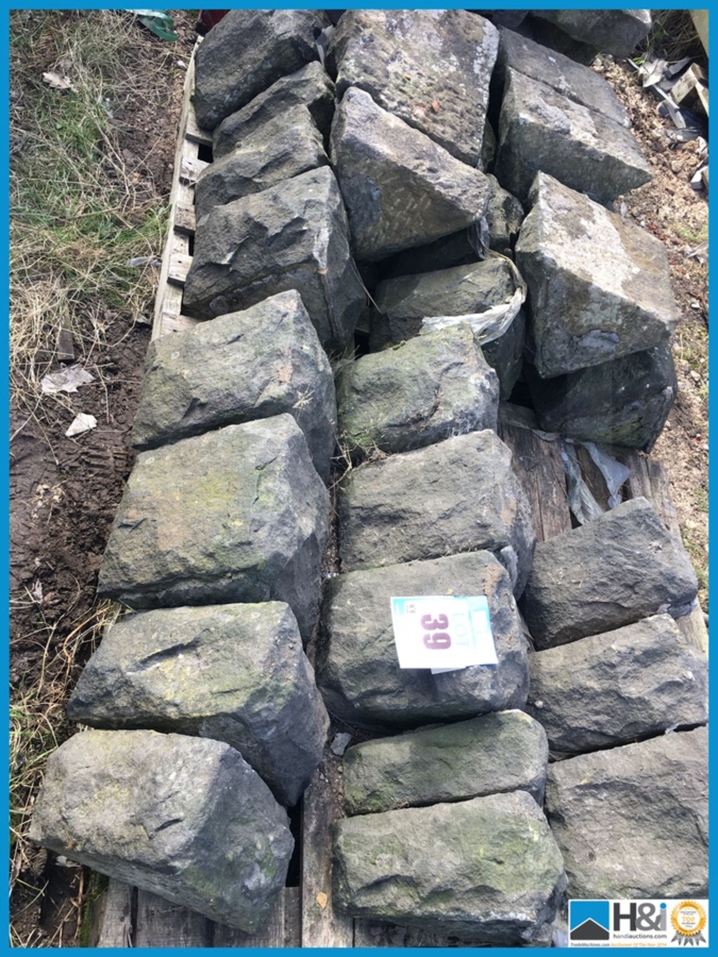 Wall coping stones approx approx 6.5m. RRP £370+VAT Appraisal: Viewing Essential Serial No: NA