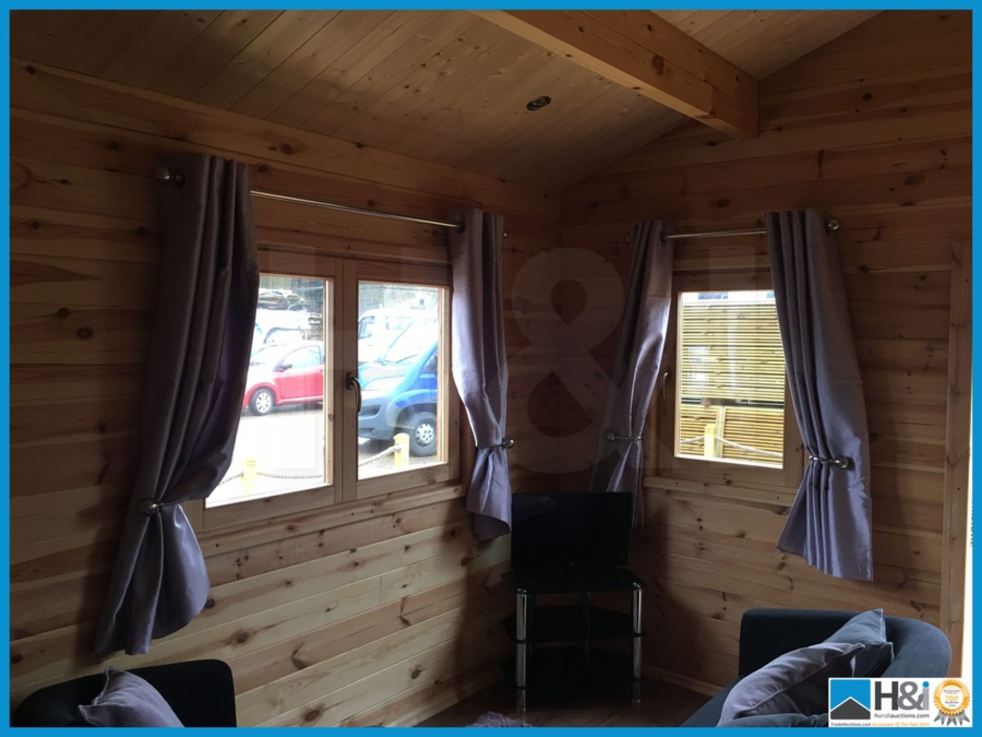 Monaco One single bedroom log cabin with en suite bathroom. 4m x 7.5m. Constructed from 70mm logs, - Bild 18 aus 30