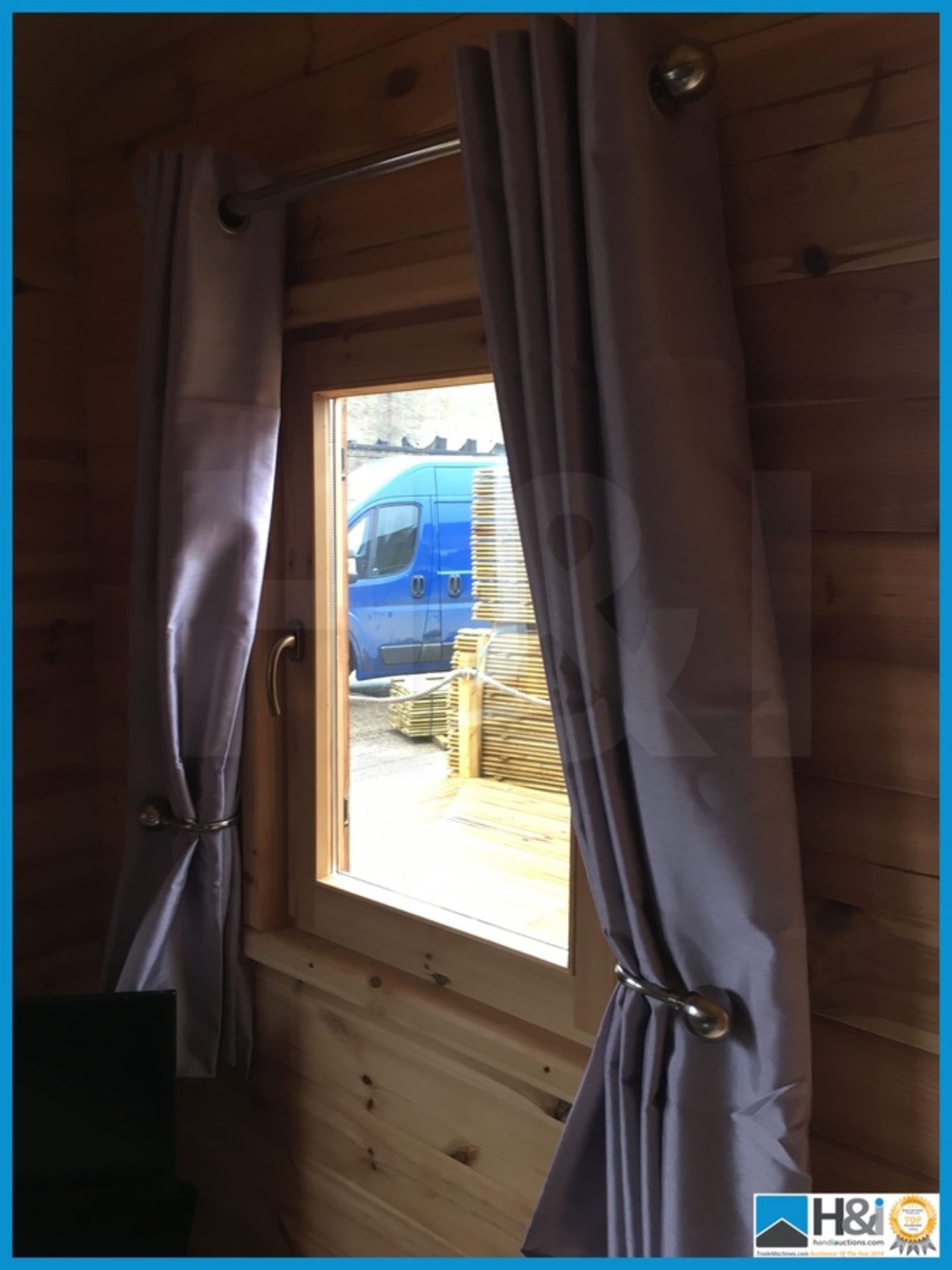 Monaco One single bedroom log cabin with en suite bathroom. 4m x 7.5m. Constructed from 70mm logs, - Bild 26 aus 30