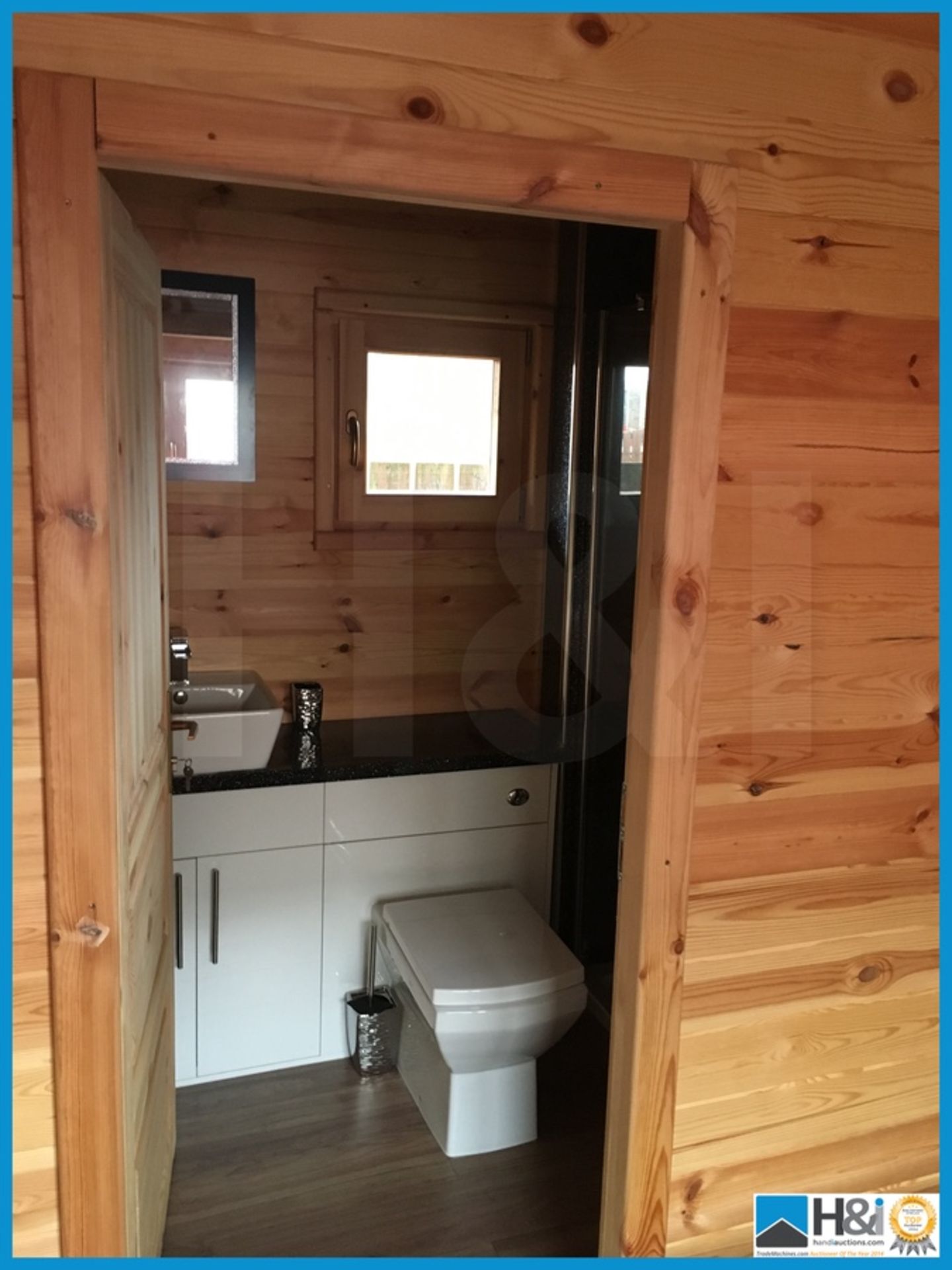 Monaco One single bedroom log cabin with en suite bathroom. 4m x 7.5m. Constructed from 70mm logs, - Bild 20 aus 30