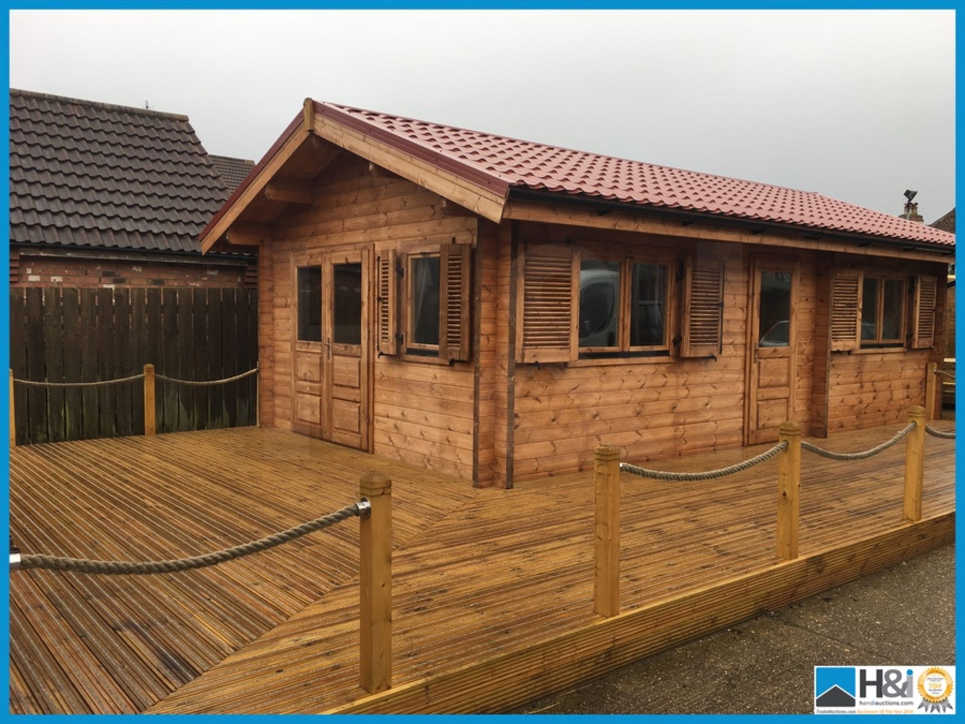 Monaco One single bedroom log cabin with en suite bathroom. 4m x 7.5m. Constructed from 70mm logs,