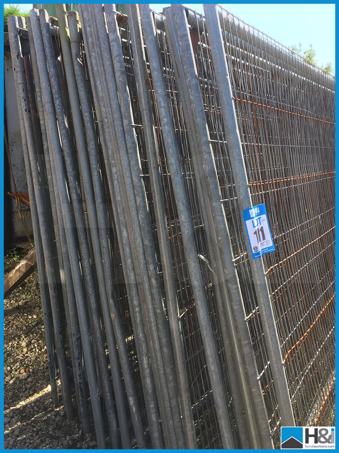 Large quantity of steel site fencing including floor ballasts. Approx 25 off panels. Approx 3.5m x - Image 3 of 4