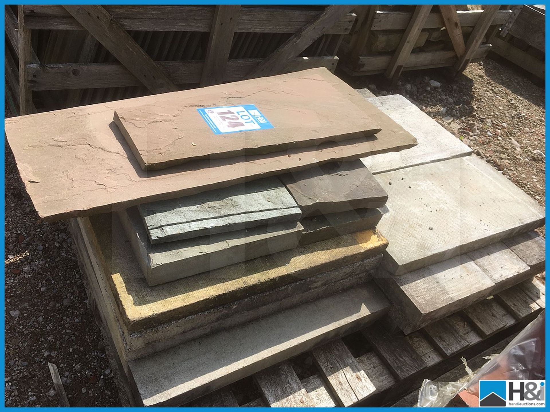 Mixed pallet of various paving flags Appraisal: Viewing Essential Serial No: NA Location: Capstick - Bild 2 aus 2