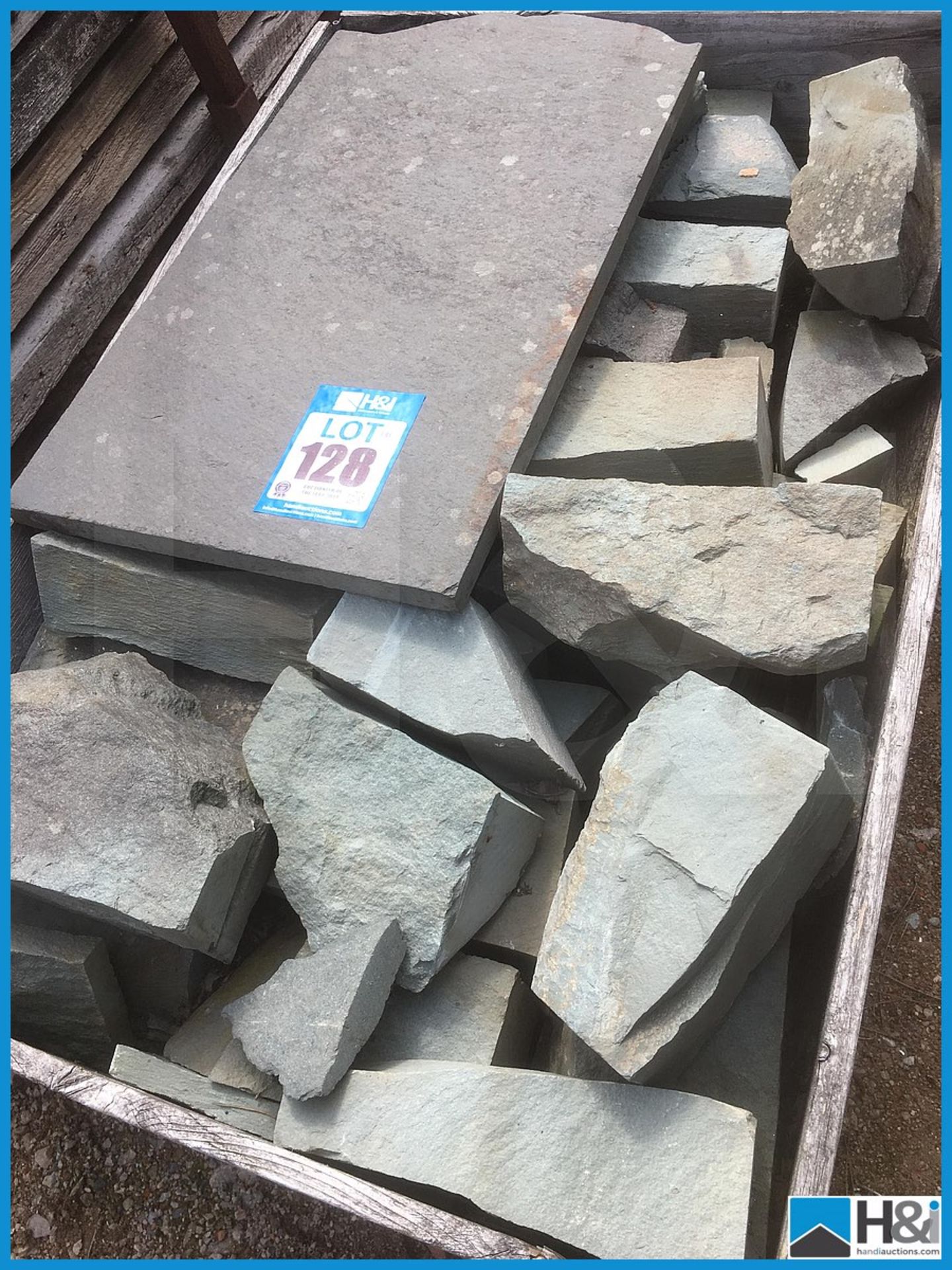 Pallet of unrefined slate Appraisal: Viewing Essential Serial No: NA Location: Capstick Home Design, - Bild 2 aus 2