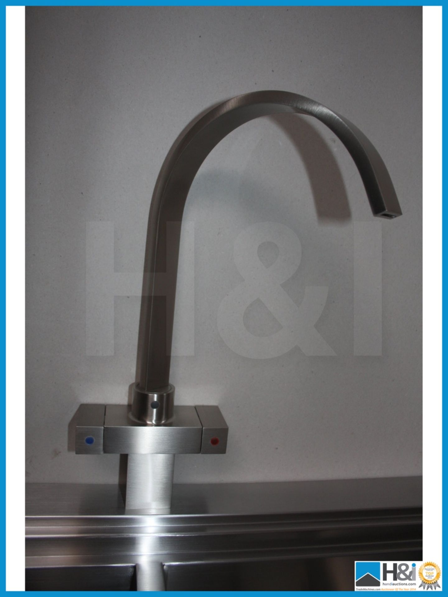 Stunning astracast profile 1.5 lhd stainless steel kitchen sink with planar monobloc mixer tap - Image 5 of 10