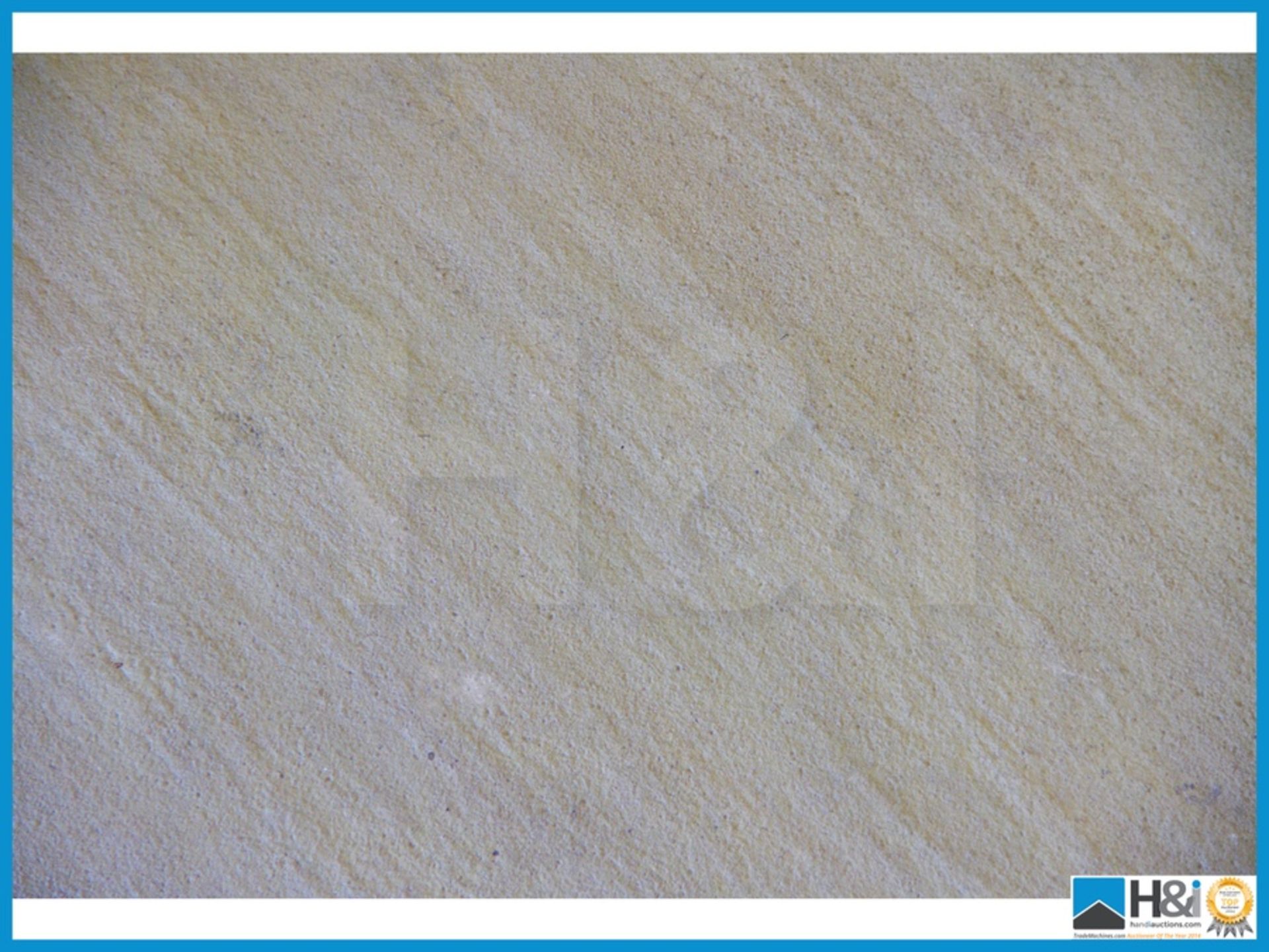 Absolutely stunning Kinorigo Golden Sandstone 600 x 400 x 18mm gauged, riven. Material: Sandstone. - Image 2 of 3