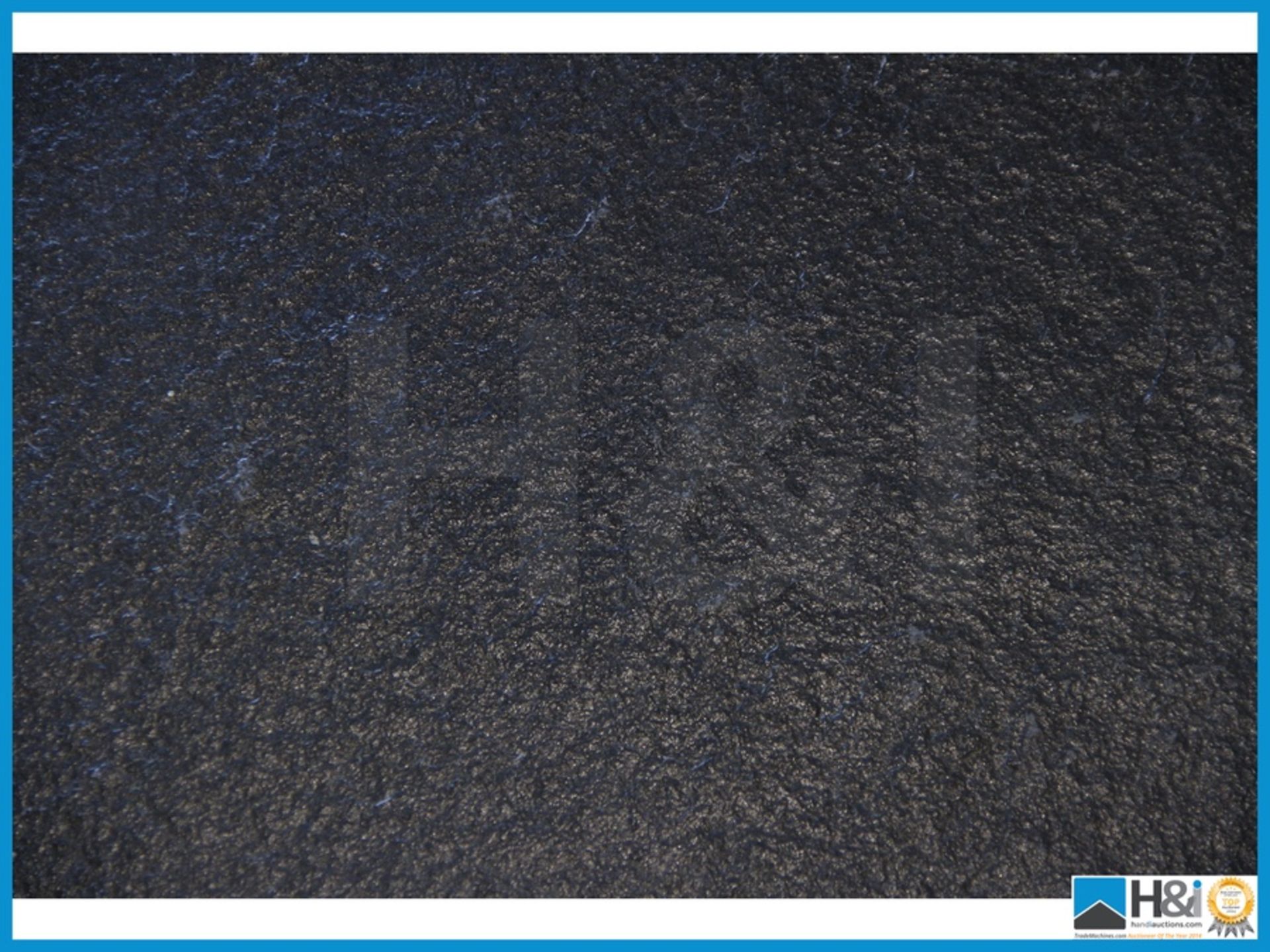 Absolutely stunning Kinorigo Z Midnight 400 x 400 x 12mm gauged, riven. Material: Slate. No. of