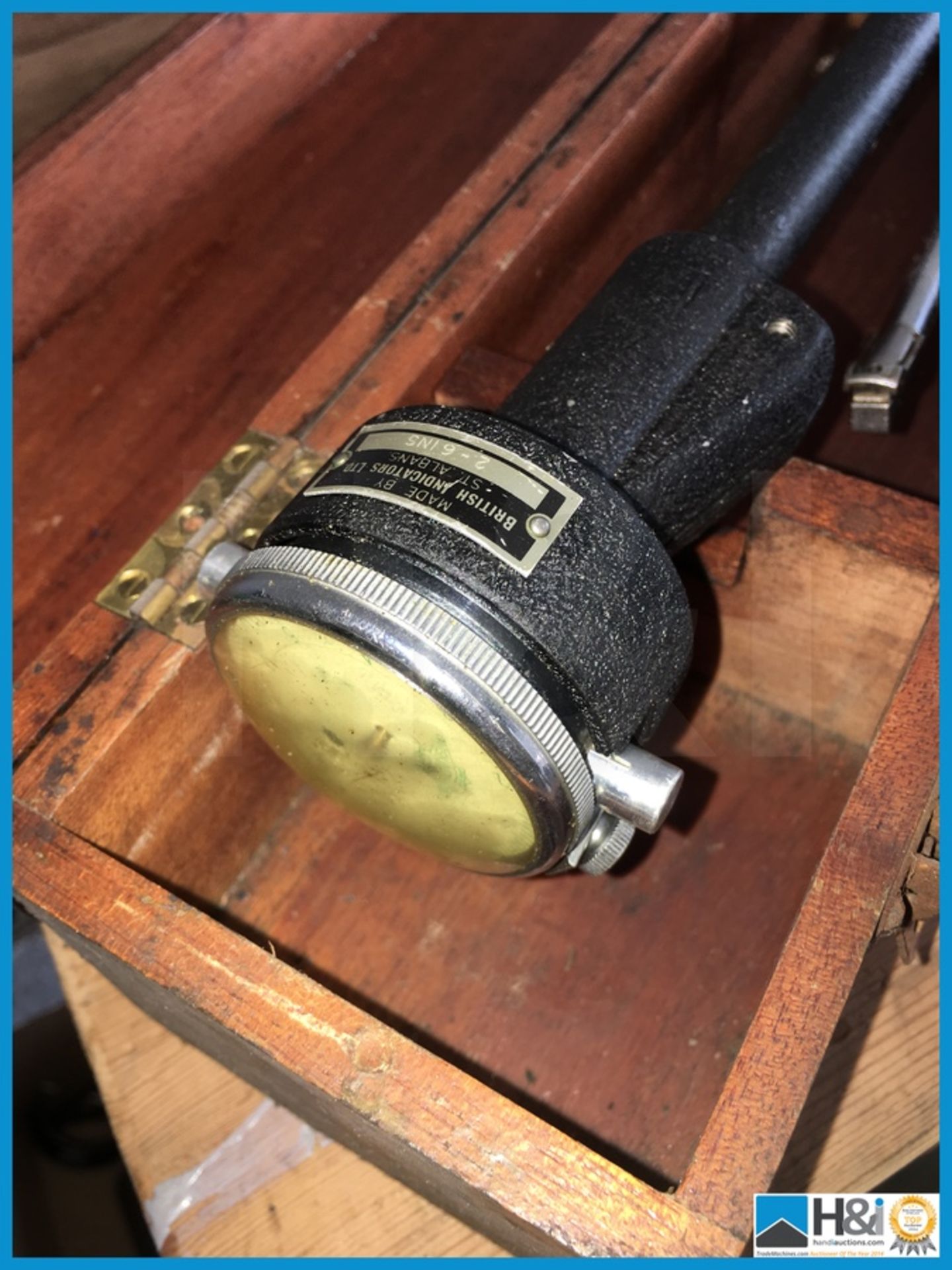 vintage bore micrometer in wooden case. this lot can be shipped for £10.00 plus vat Appraisal: - Image 2 of 4