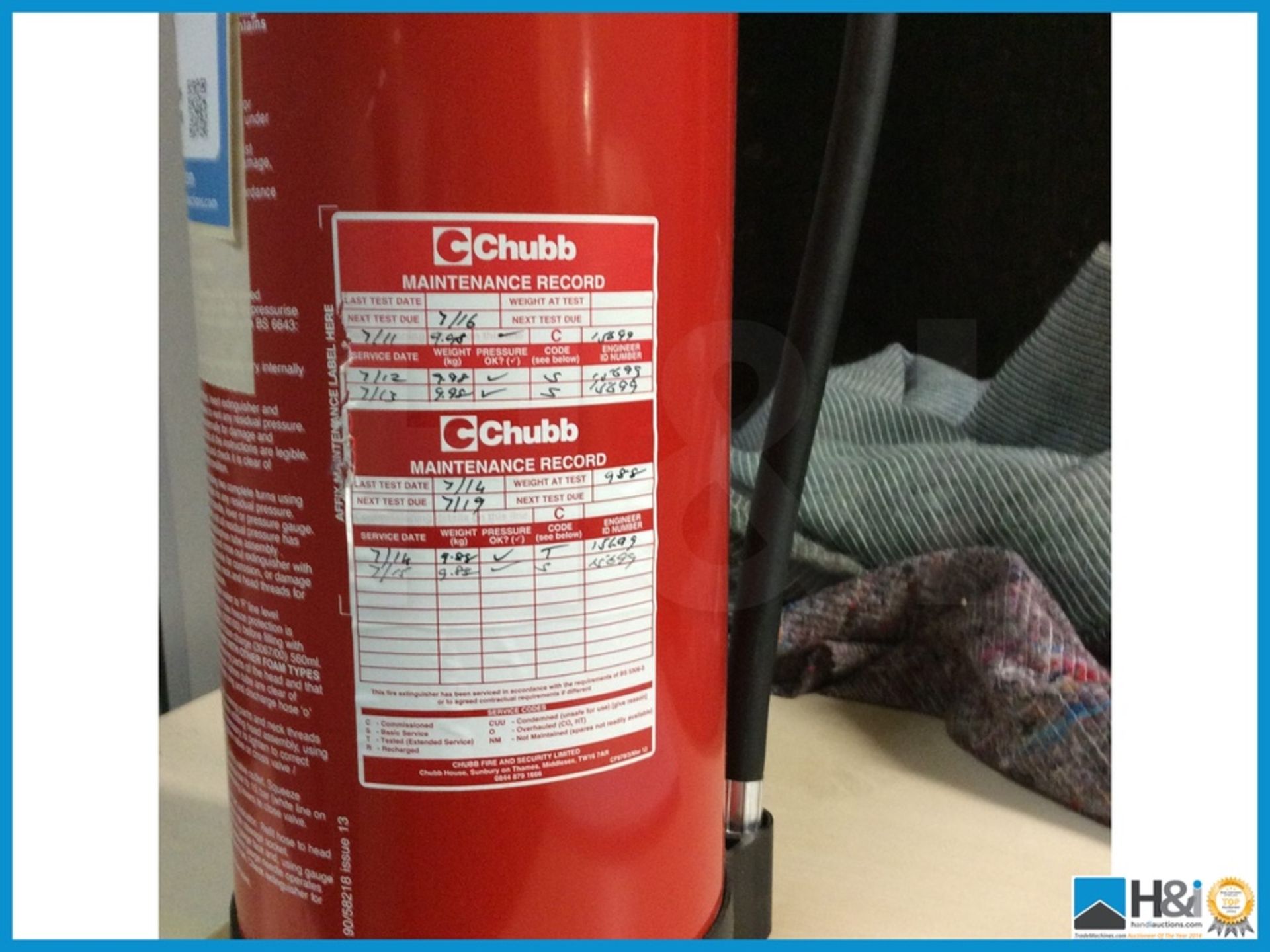 Chubb foam Fire extinguishers 4 off - Image 2 of 2
