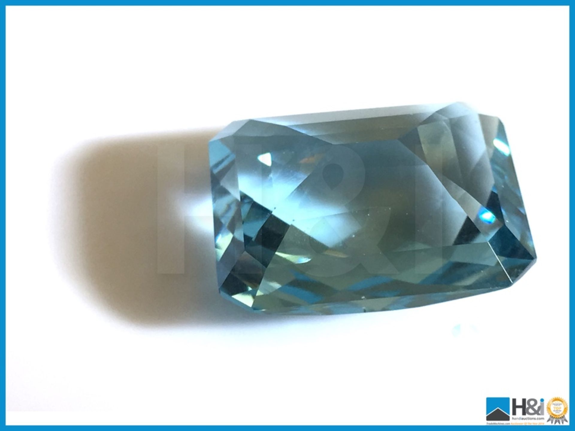 25.85ct Natural Blue Beryl (Aquamarine) Emeral Cut, Transparent 21x17x11mm. Certification: None - Bild 2 aus 4