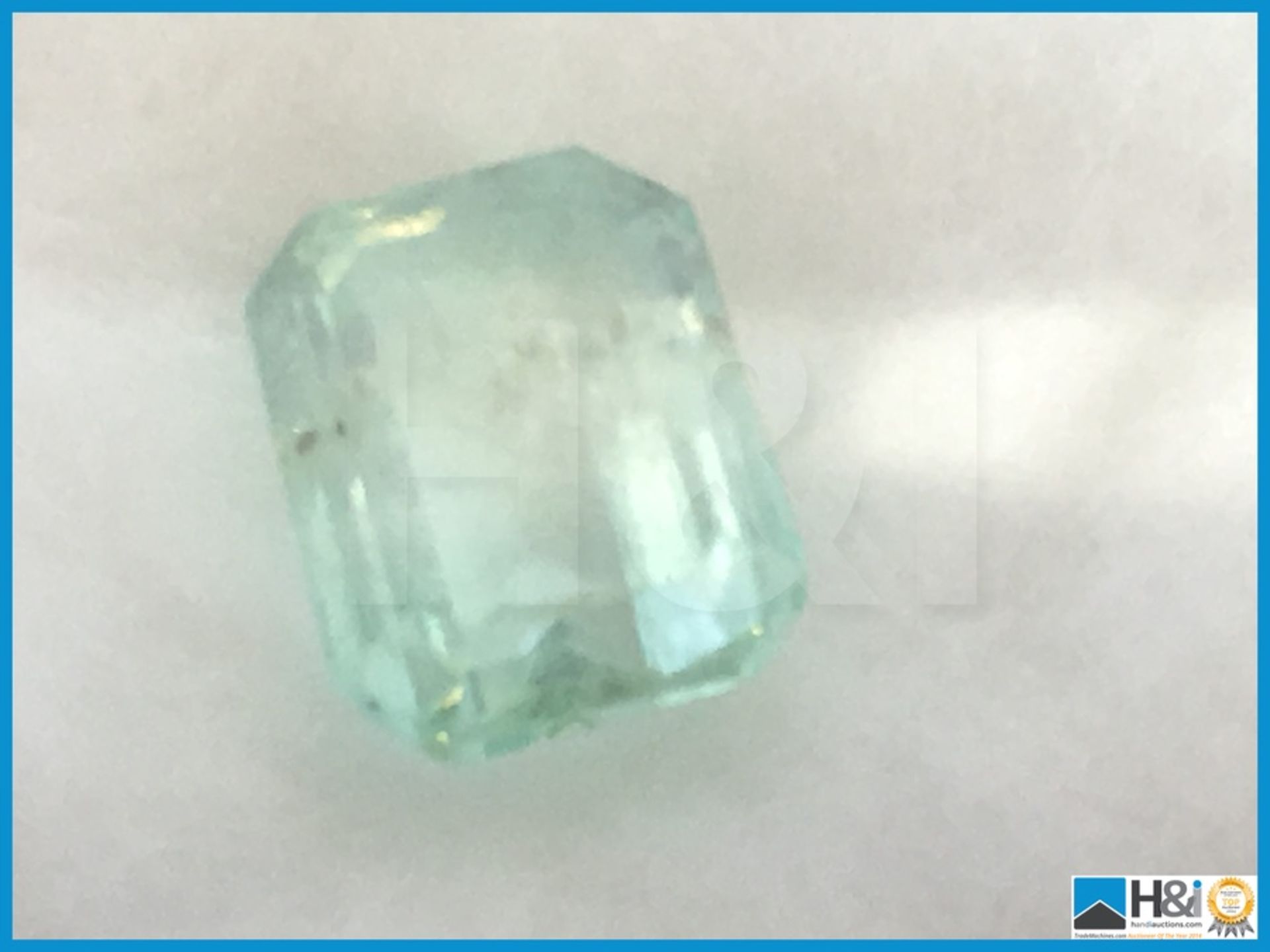 2.22ct Natural Emerald. Octagon Cut in Green/clear. With GIL Certificate 8.54x6.61x4.93mm. - Image 2 of 4