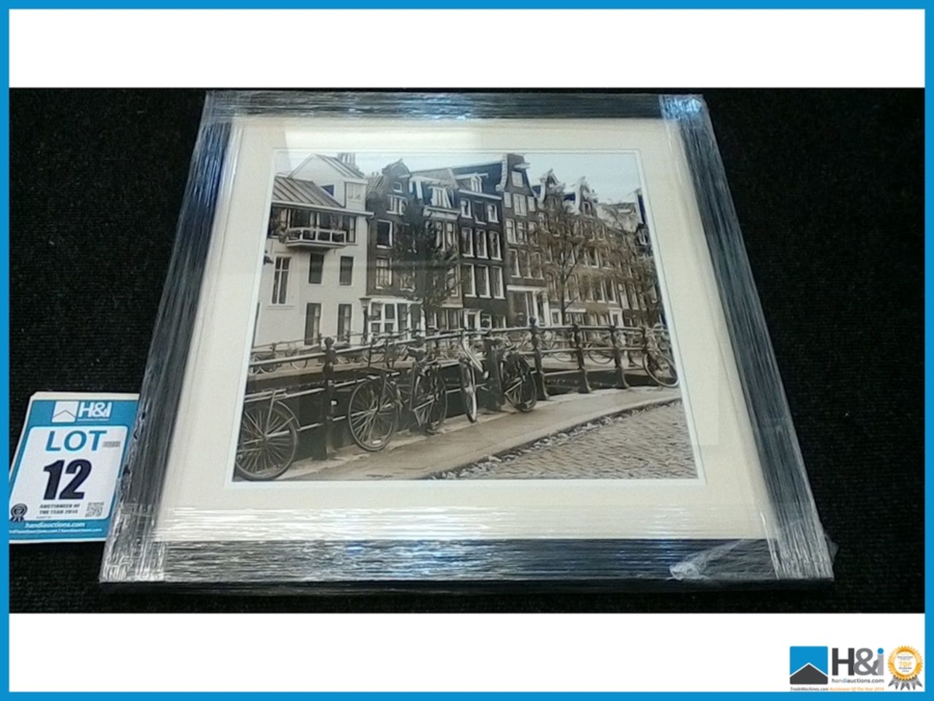 NEW DESIGNER TRADITIONAL BLACK NATURAL FINISH FRAME DISPLAYING A LANDSCAPE OF A STREET SCENE