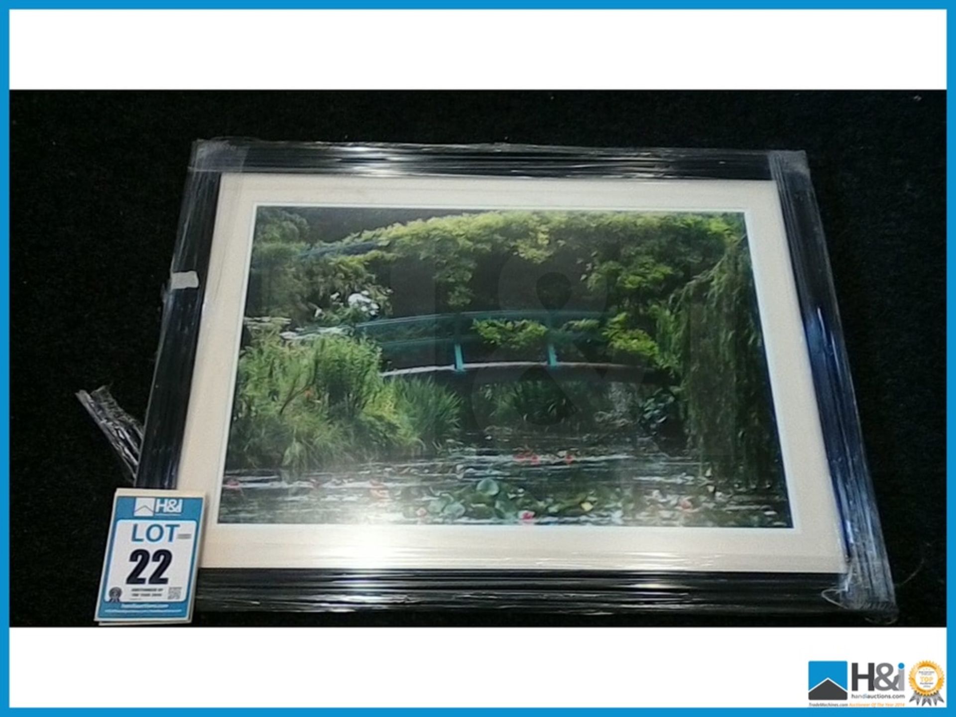 NEW DESIGNER TRADITIONAL BLACK GLOSS FINISH FRAME DISPLAYING A LANDSCAPE OF A BRIDGE DIMENSIONS: