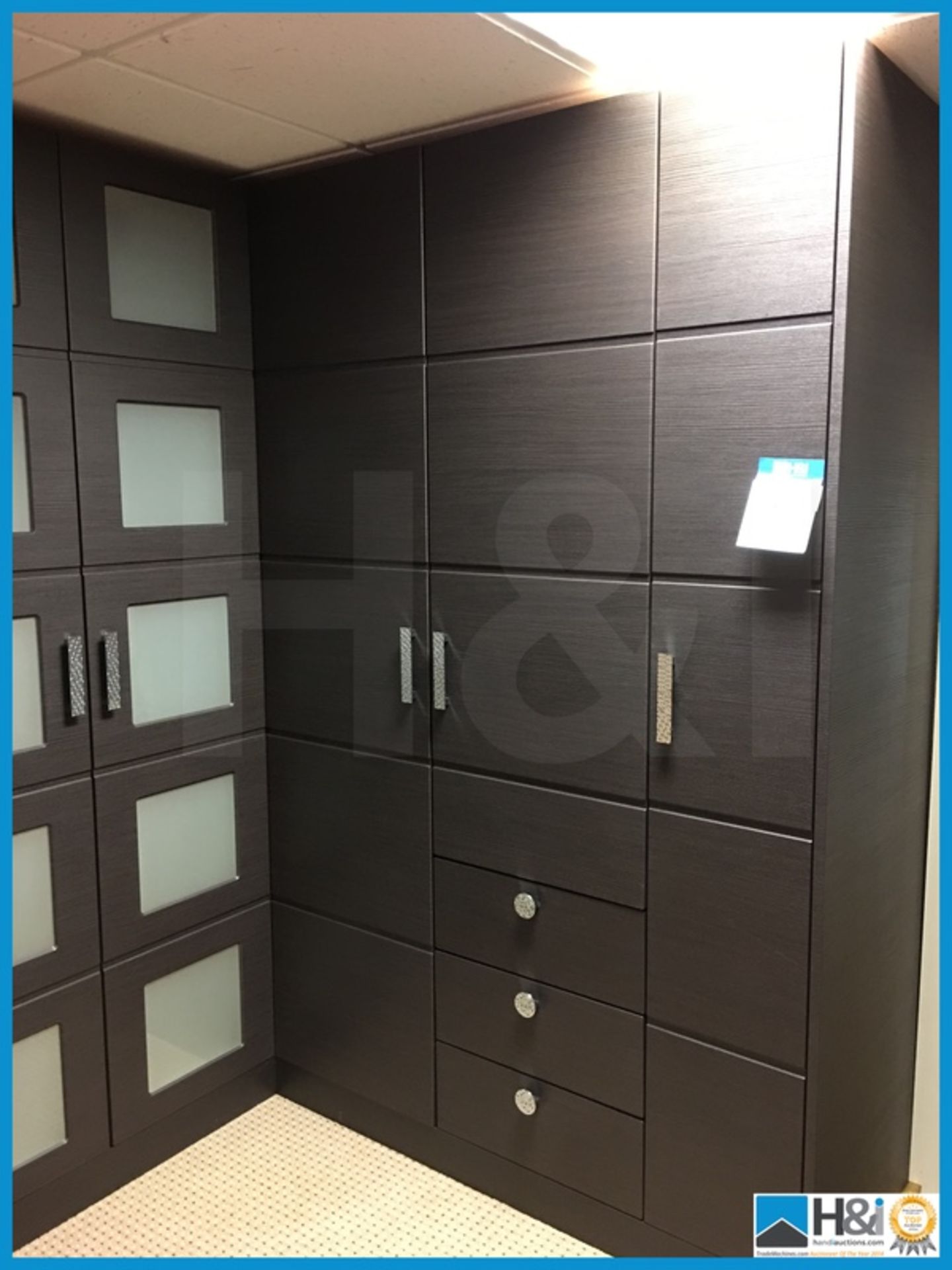 Beautiful dark wood bedroom wardrobe and storage display display. 1800mm x 1850mm Appraisal: - Image 3 of 8