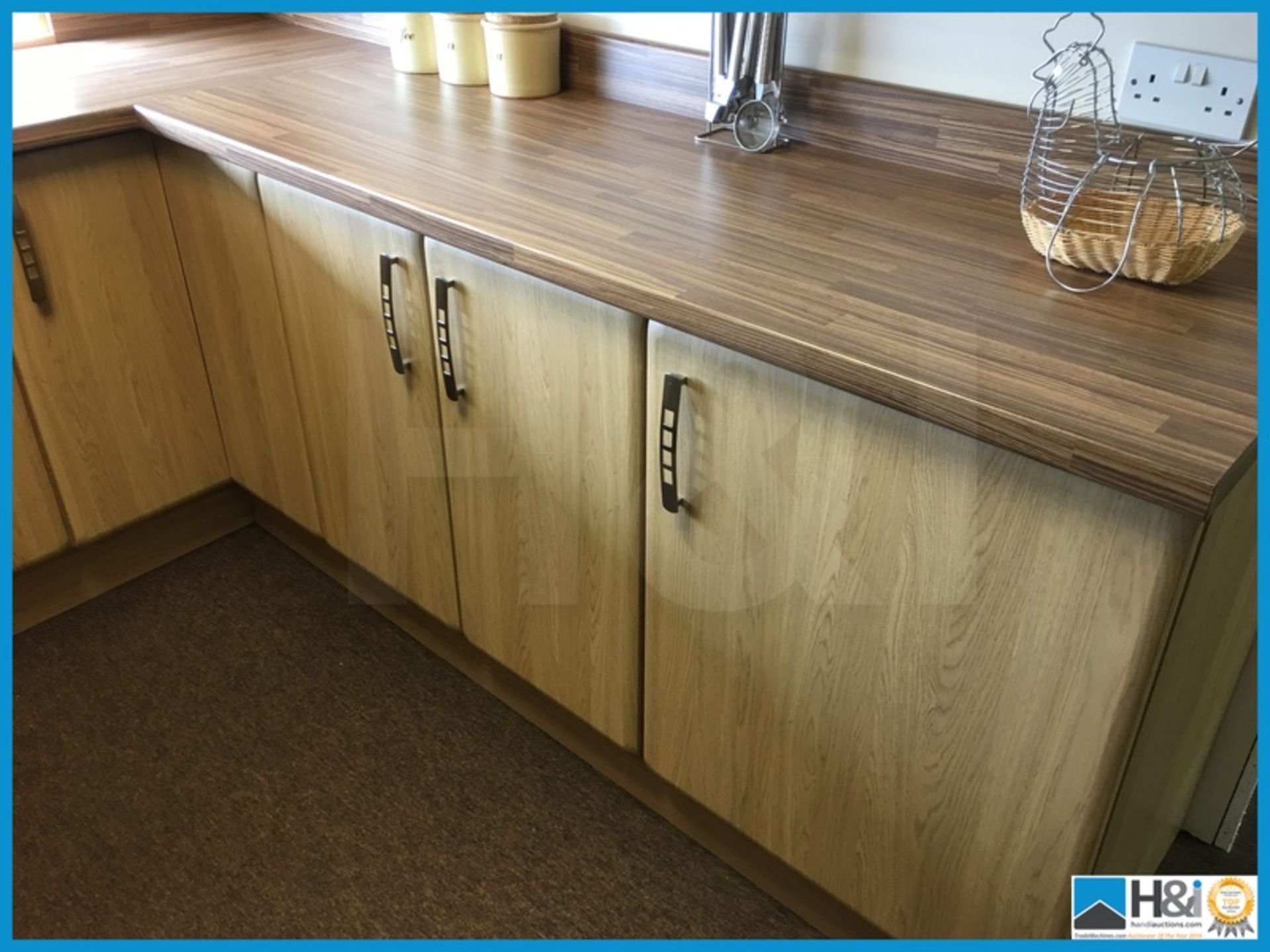 Stunning contemporary design display kitchen finished in Oak with matching worktop. Come with - Image 5 of 16