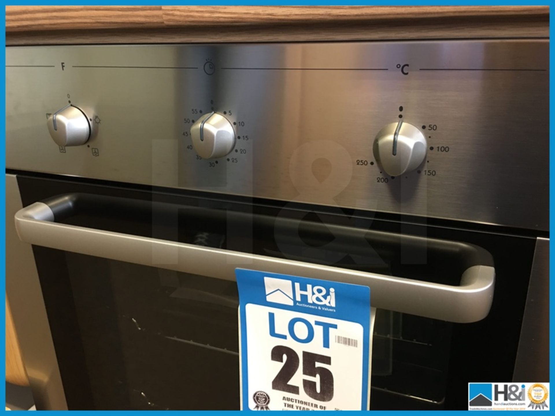 Whirlpool integrated electric oven. New and unused Appraisal: Excellent Serial No: NA Location: West - Image 2 of 3