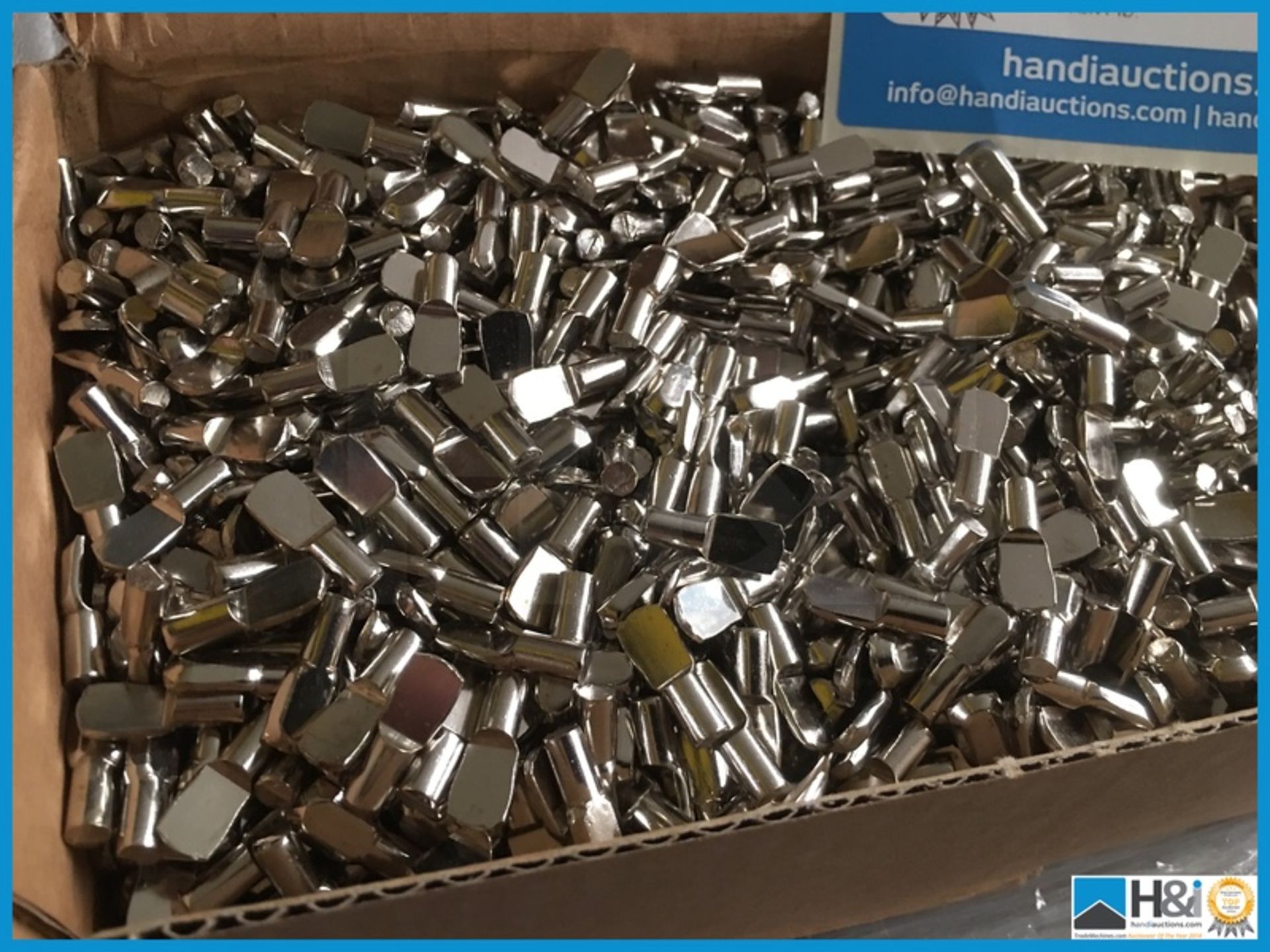 Shelf pegs/supports 2000 pcs. Appraisal: Excellent Serial No: NA Location: West Midlands Sectional - Image 2 of 2