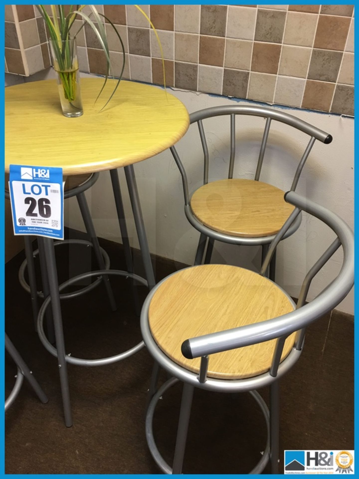 Tall table compete with four tall swivel stools. Excellent condition Appraisal: Excellent Serial No: - Image 2 of 3