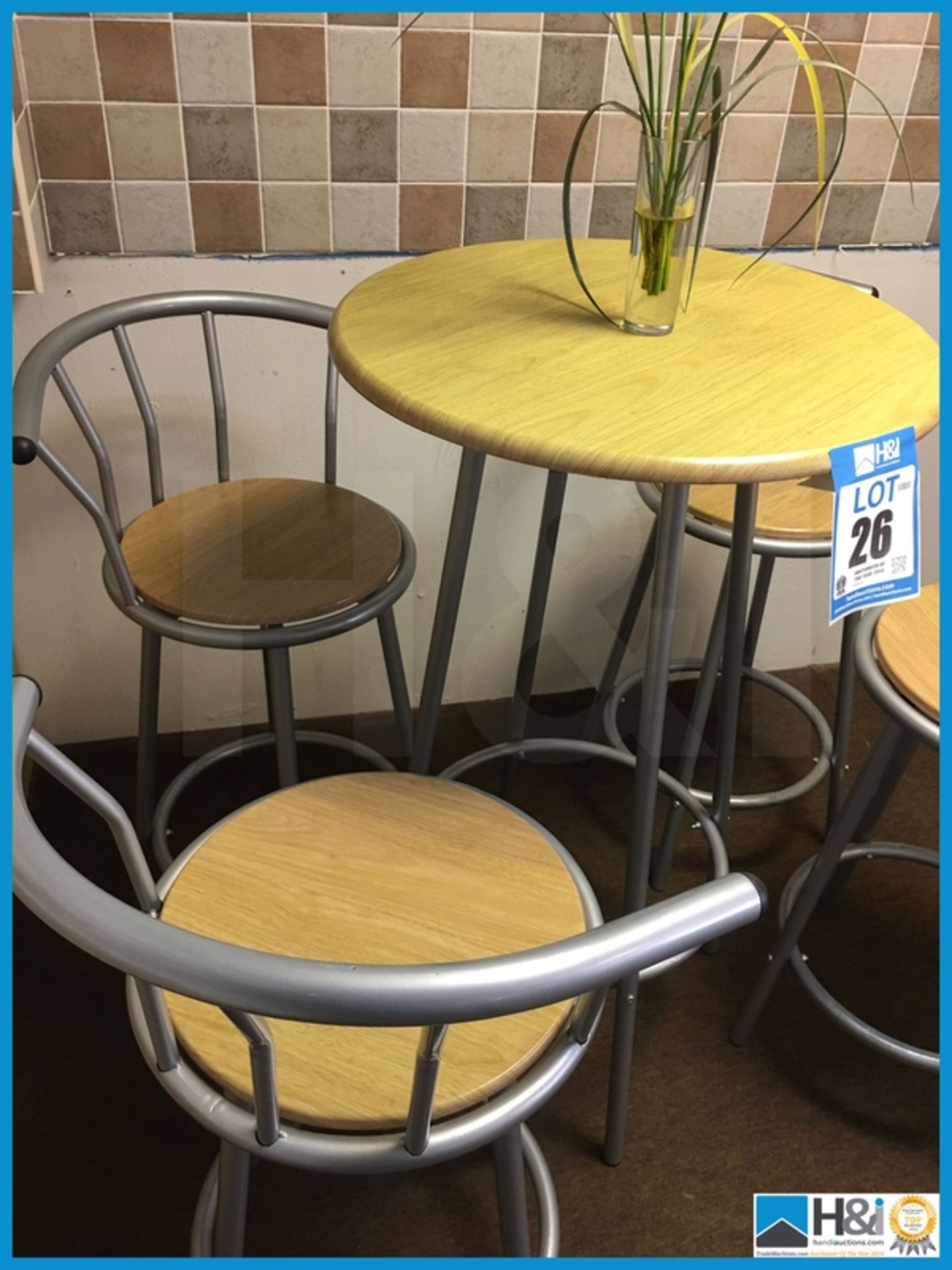 Tall table compete with four tall swivel stools. Excellent condition Appraisal: Excellent Serial No: - Image 3 of 3