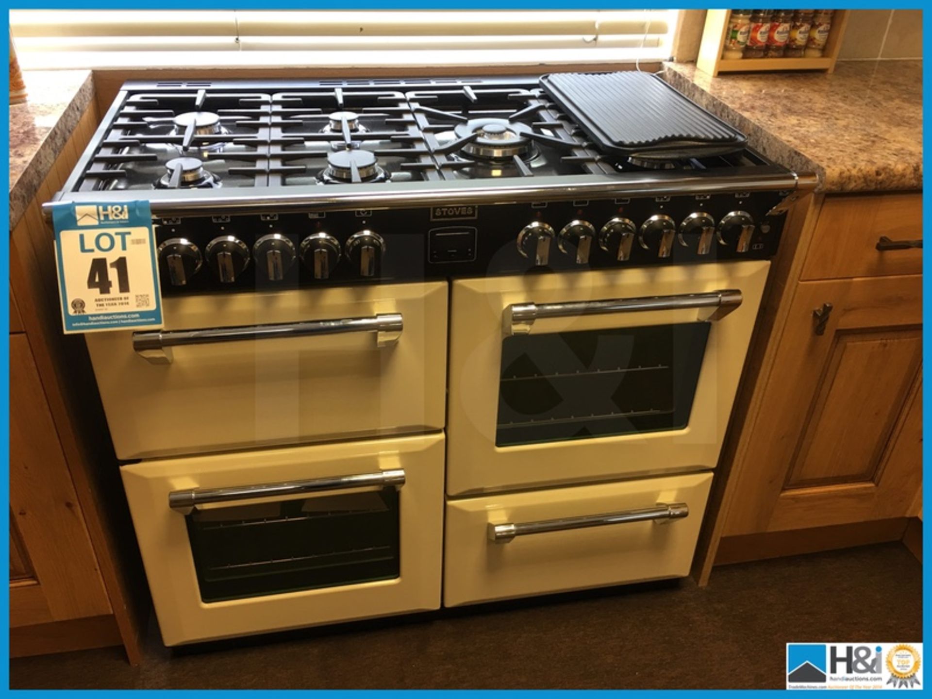 Stoves 1000mm wide double gas / electric oven with 7 gas rings and griddle. New and unused