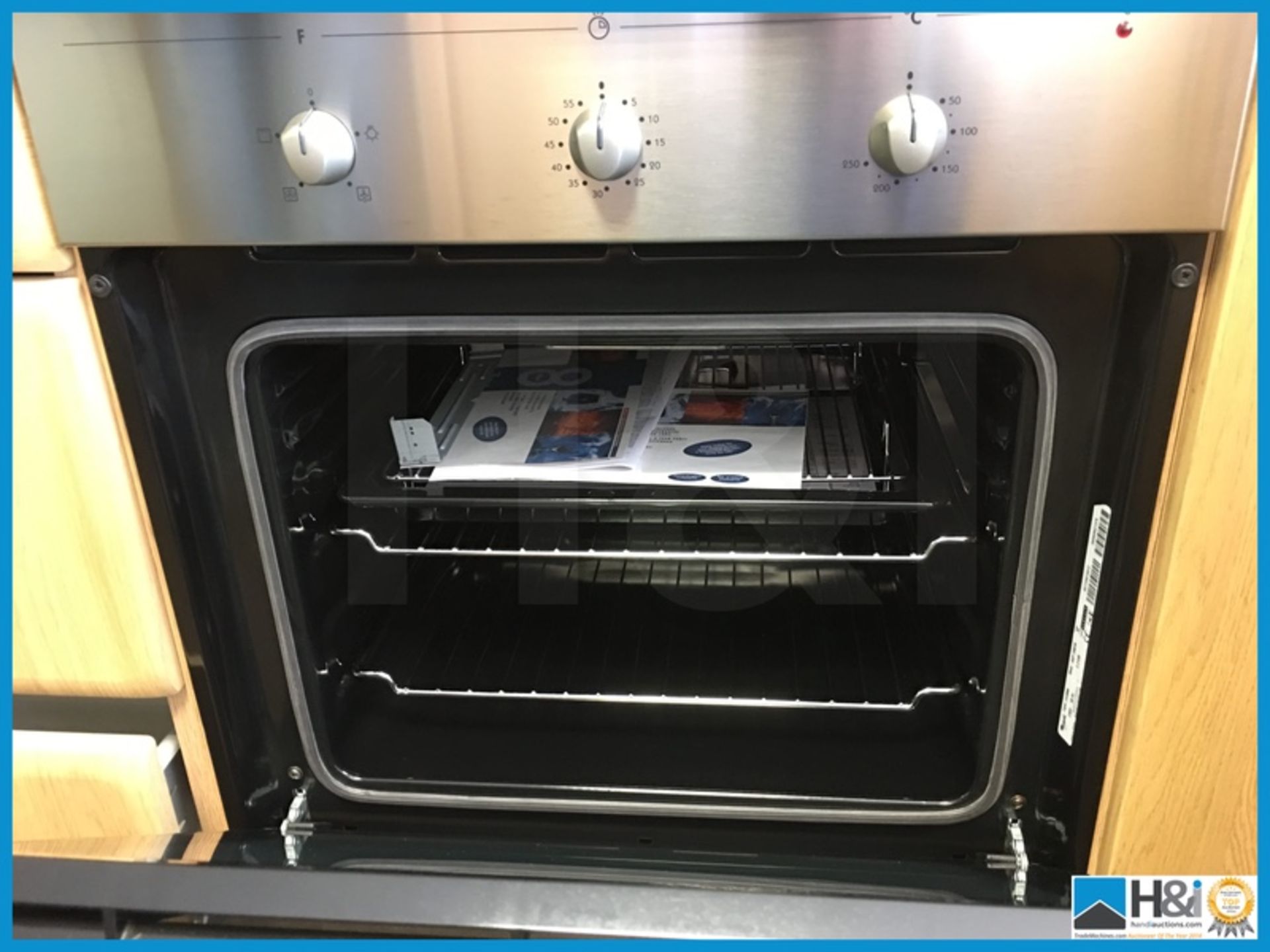 Whirlpool integrated electric oven. New and unused Appraisal: Excellent Serial No: NA Location: West - Image 3 of 3