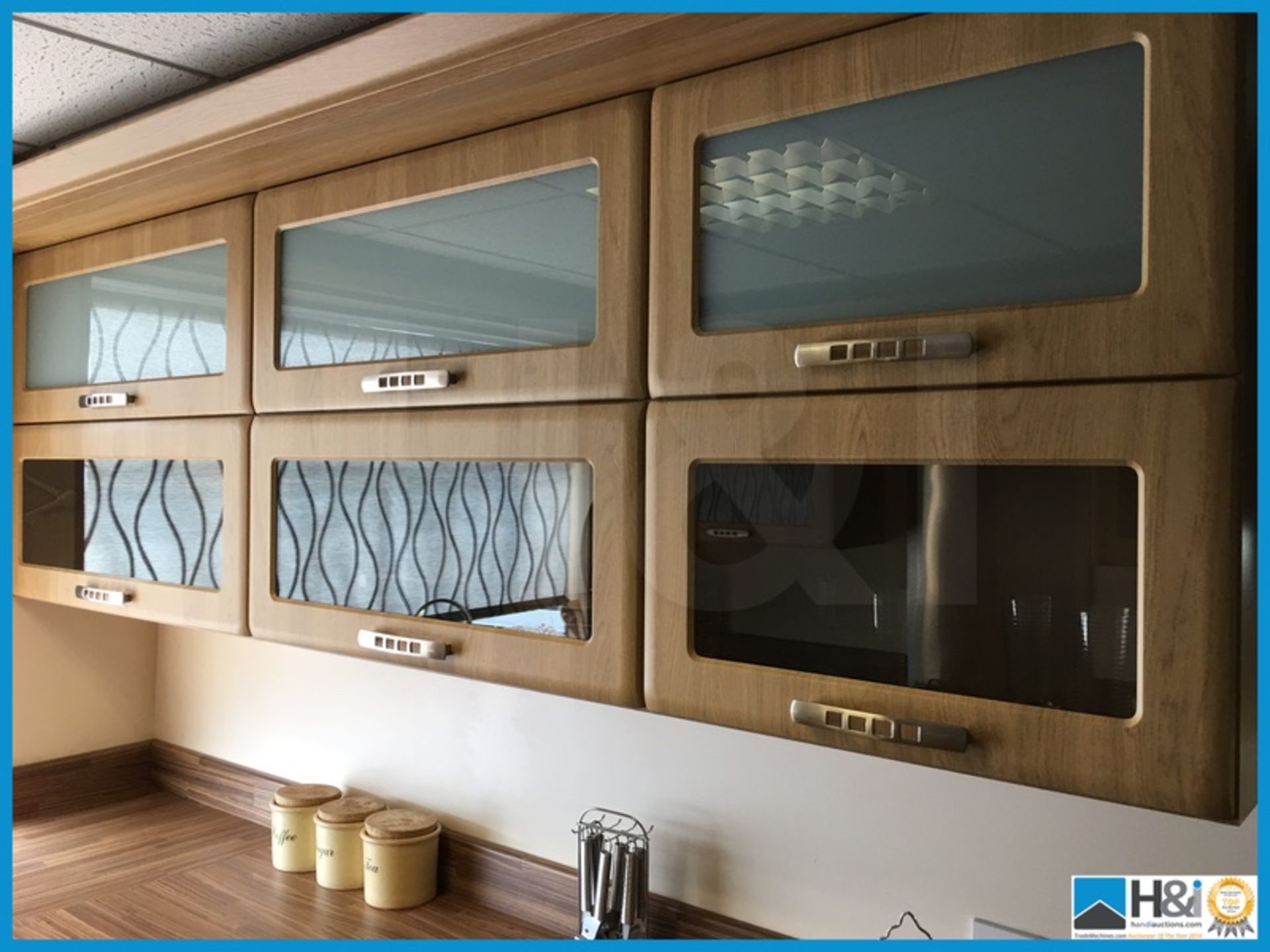 Stunning contemporary design display kitchen finished in Oak with matching worktop. Come with - Image 6 of 16
