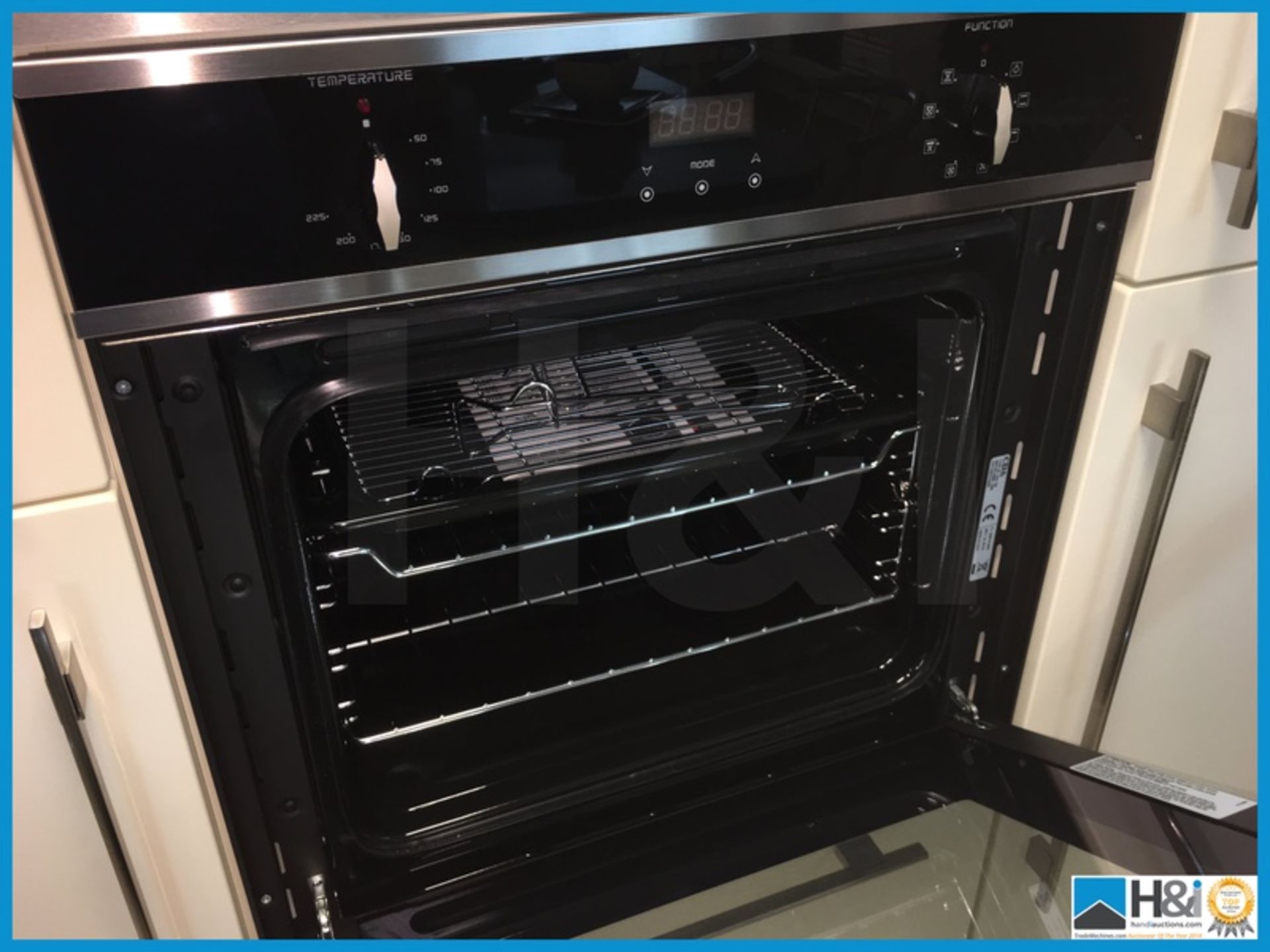 CDA integrated electric oven. New and unused Appraisal: Excellent Serial No: NA Location: West - Image 2 of 4