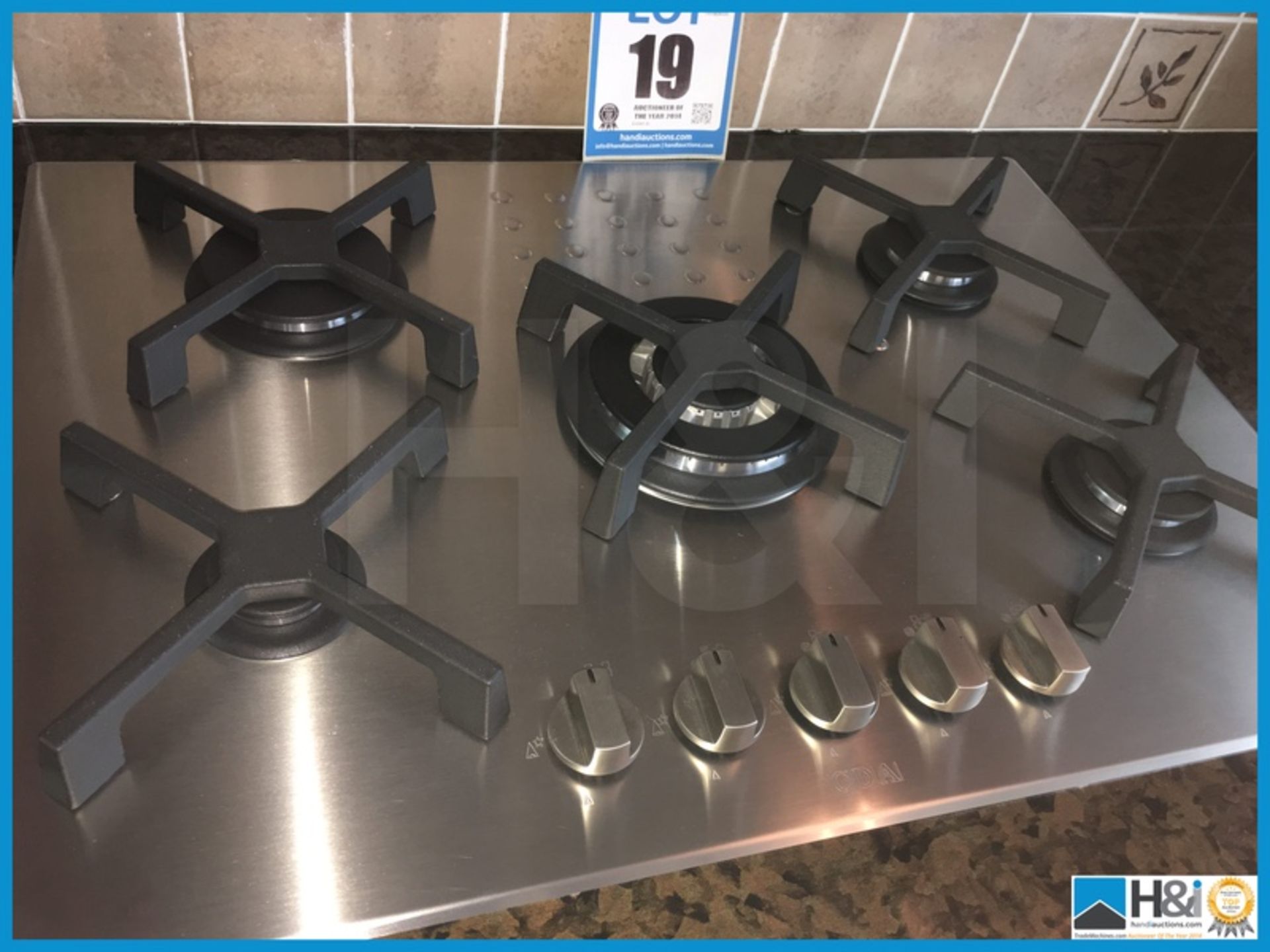 Stunning 5 ring stainless steel gas hob 700mm x 500mm. New and unused Appraisal: Excellent Serial - Image 2 of 5